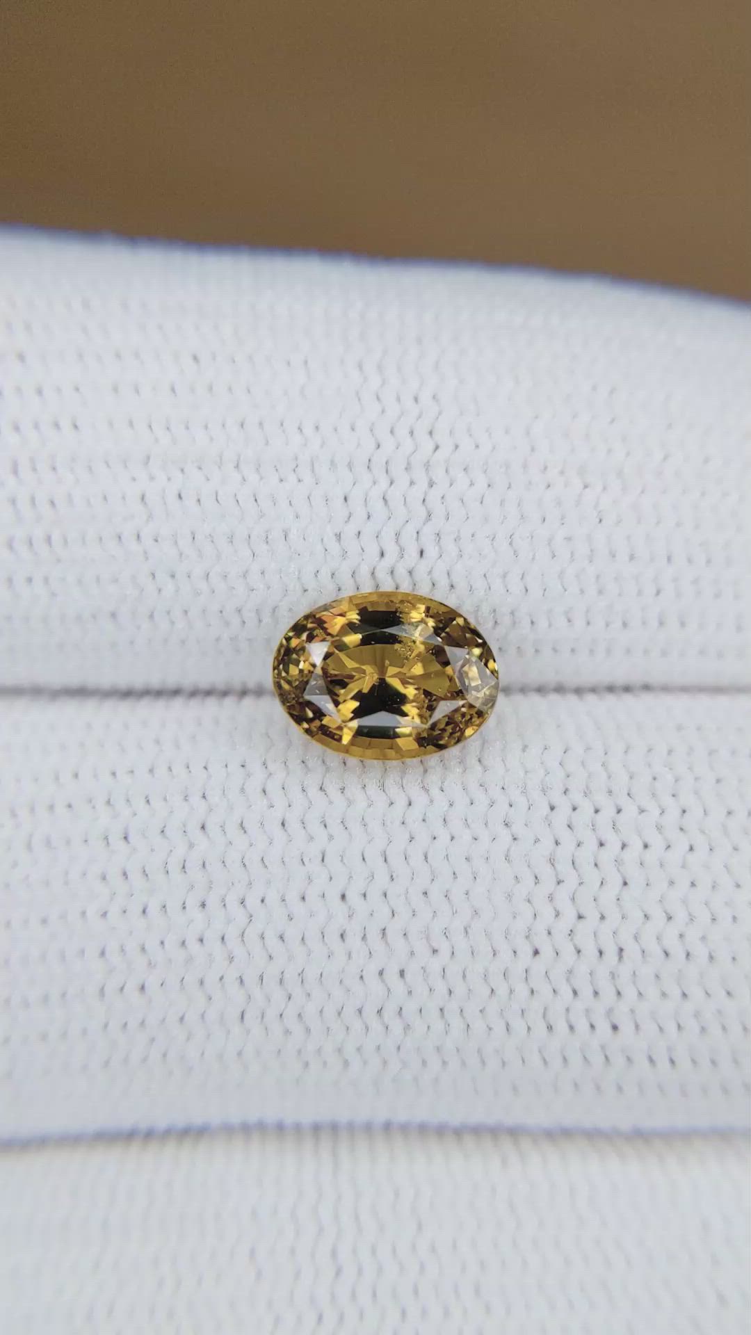2.10 Ct. Yellowish Brown Sapphire from Ceylon (Sri Lanka) Size Video