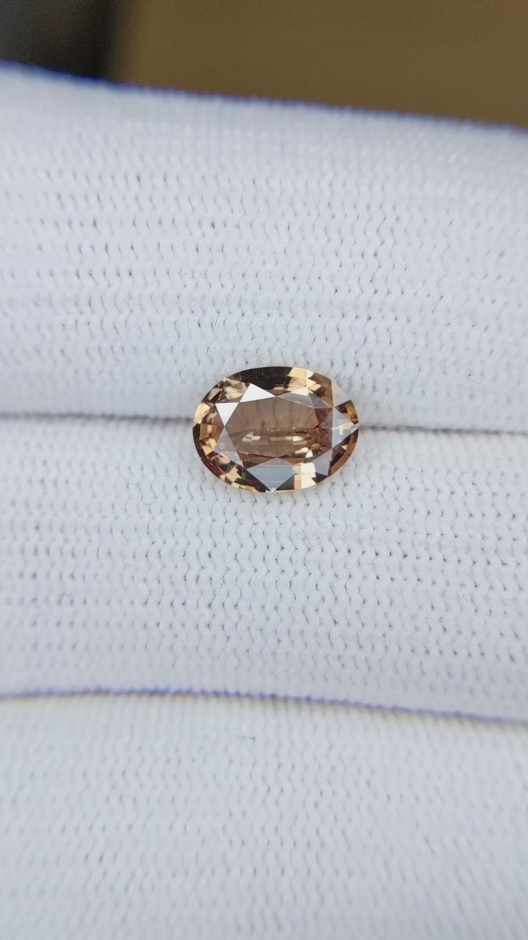 1.81 Ct. Pinkish Brown Sapphire from Ceylon (Sri Lanka) Size Video