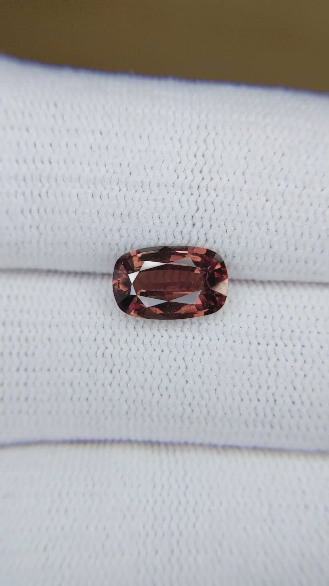 2.56 Ct. Pinkish Brown Sapphire from Ceylon (Sri Lanka) Size Video