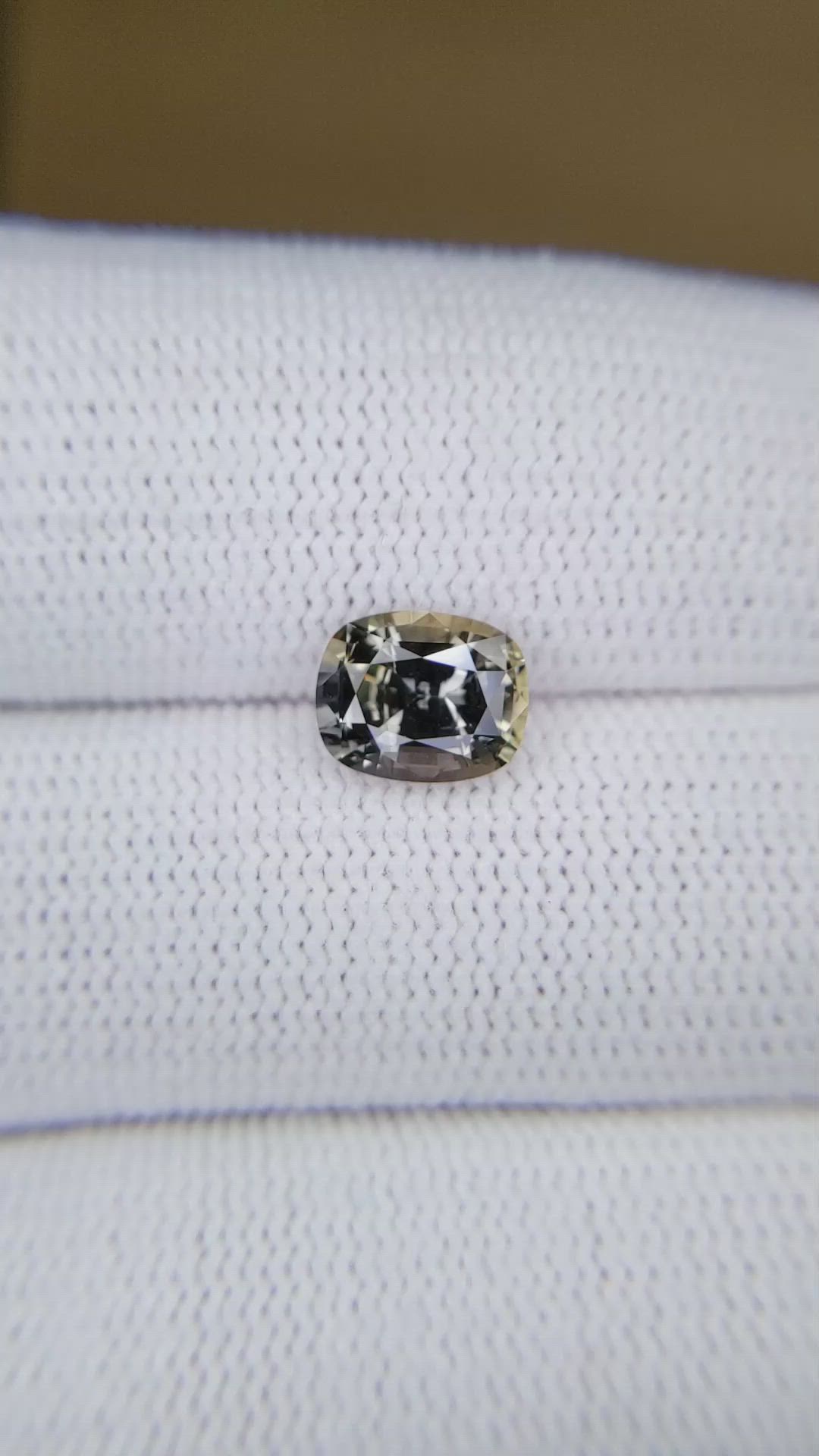 1.78 Ct. Bi Color Sapphire from Ceylon (Sri Lanka) Size Video