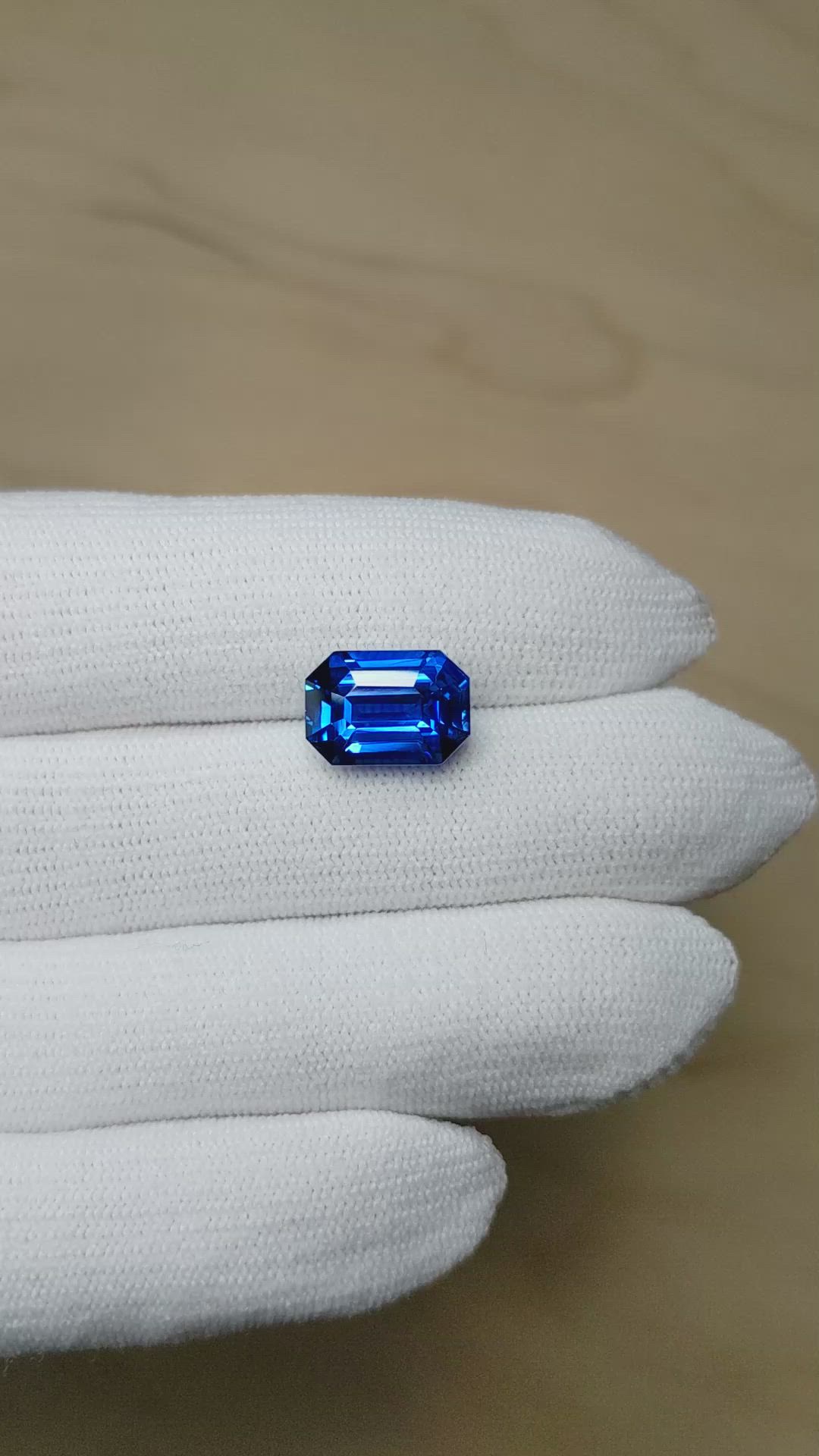 8.17 Ct. Blue Sapphire from Ceylon (Sri Lanka) Size Video