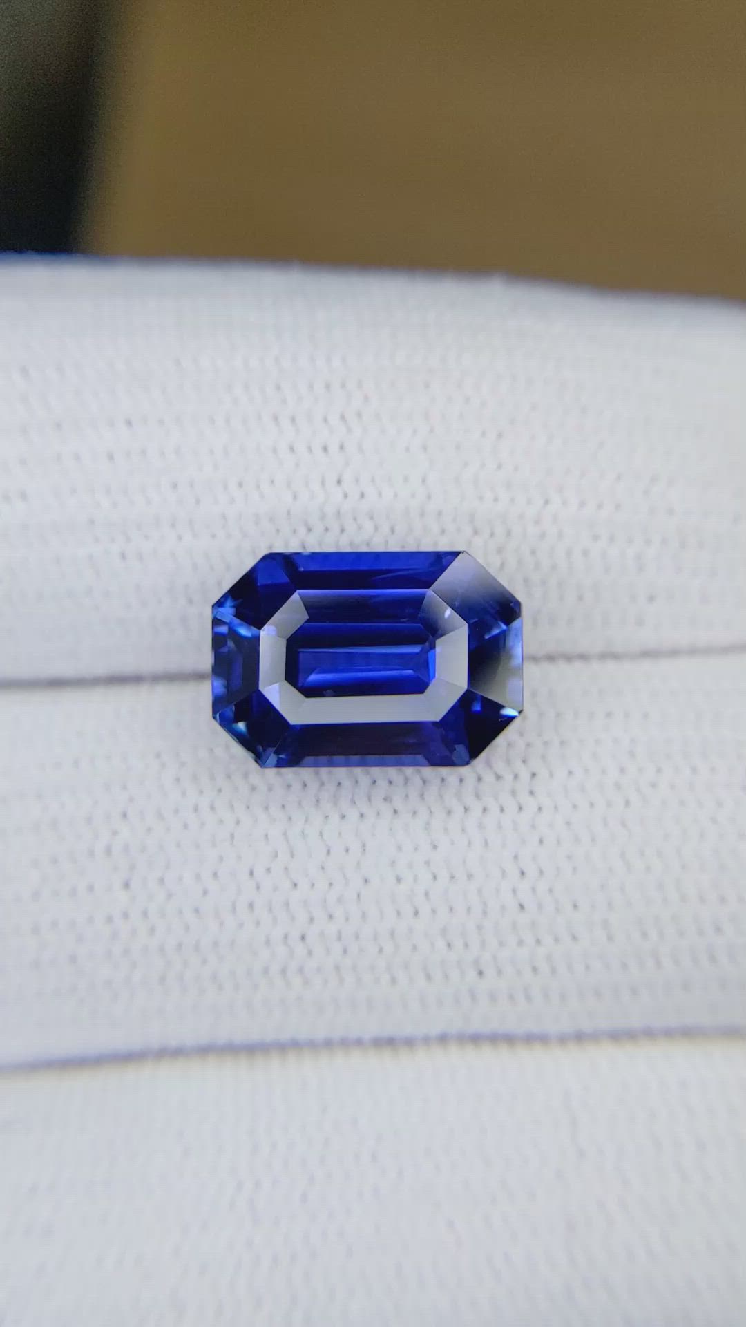 8.17 Ct. Blue Sapphire from Ceylon (Sri Lanka) Size Video