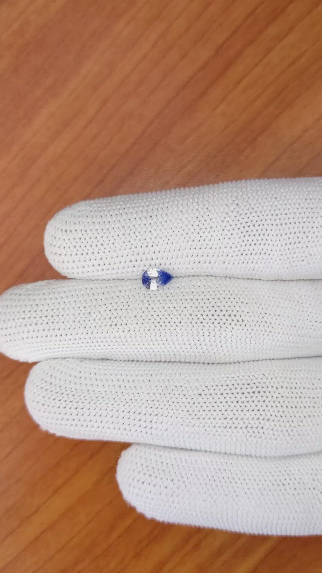 0.45 Ct. Bi Color Sapphire from Ceylon (Sri Lanka) Size Video