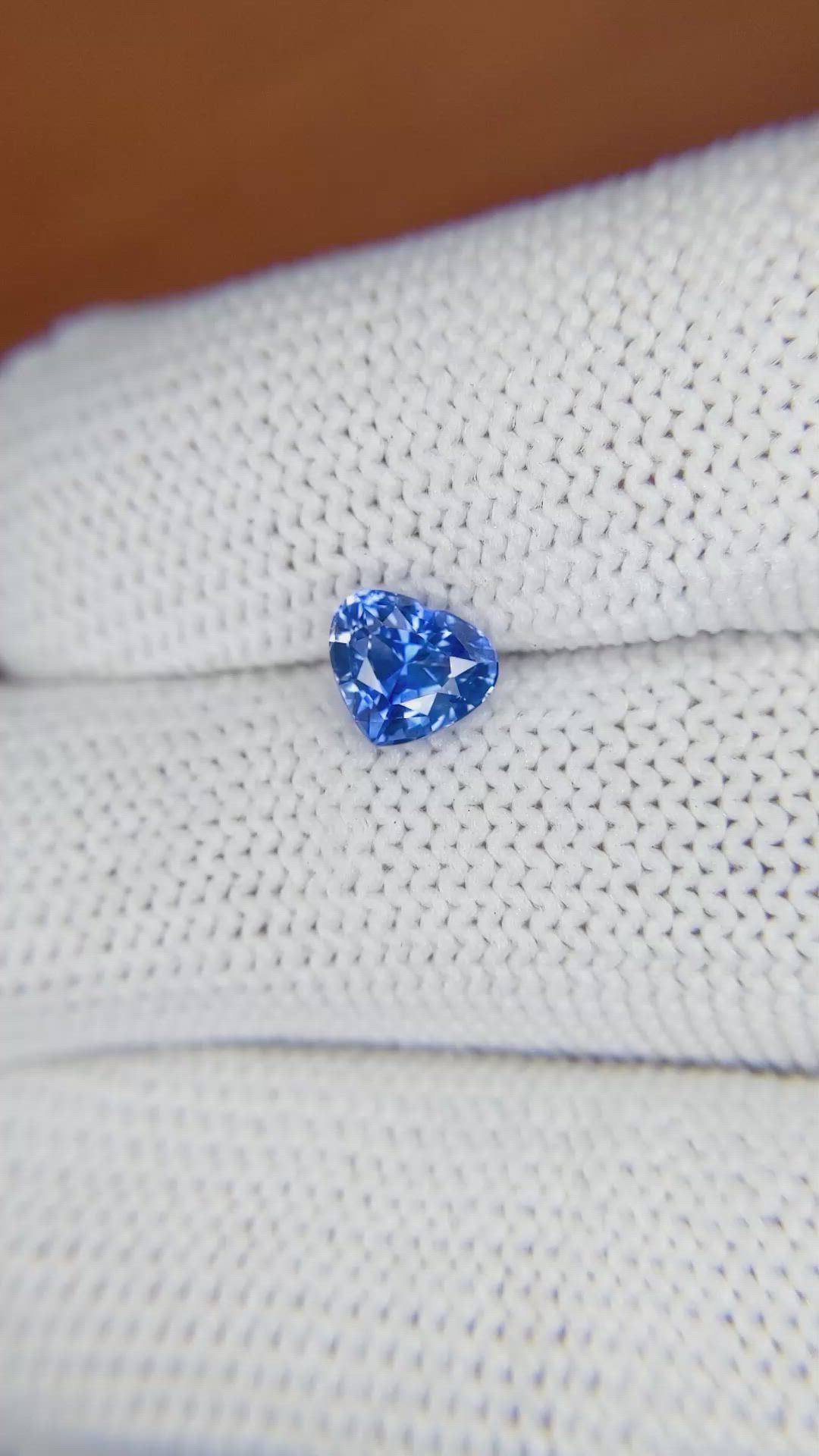 1.07 Ct. Blue Sapphire from Ceylon (Sri Lanka) Size Video