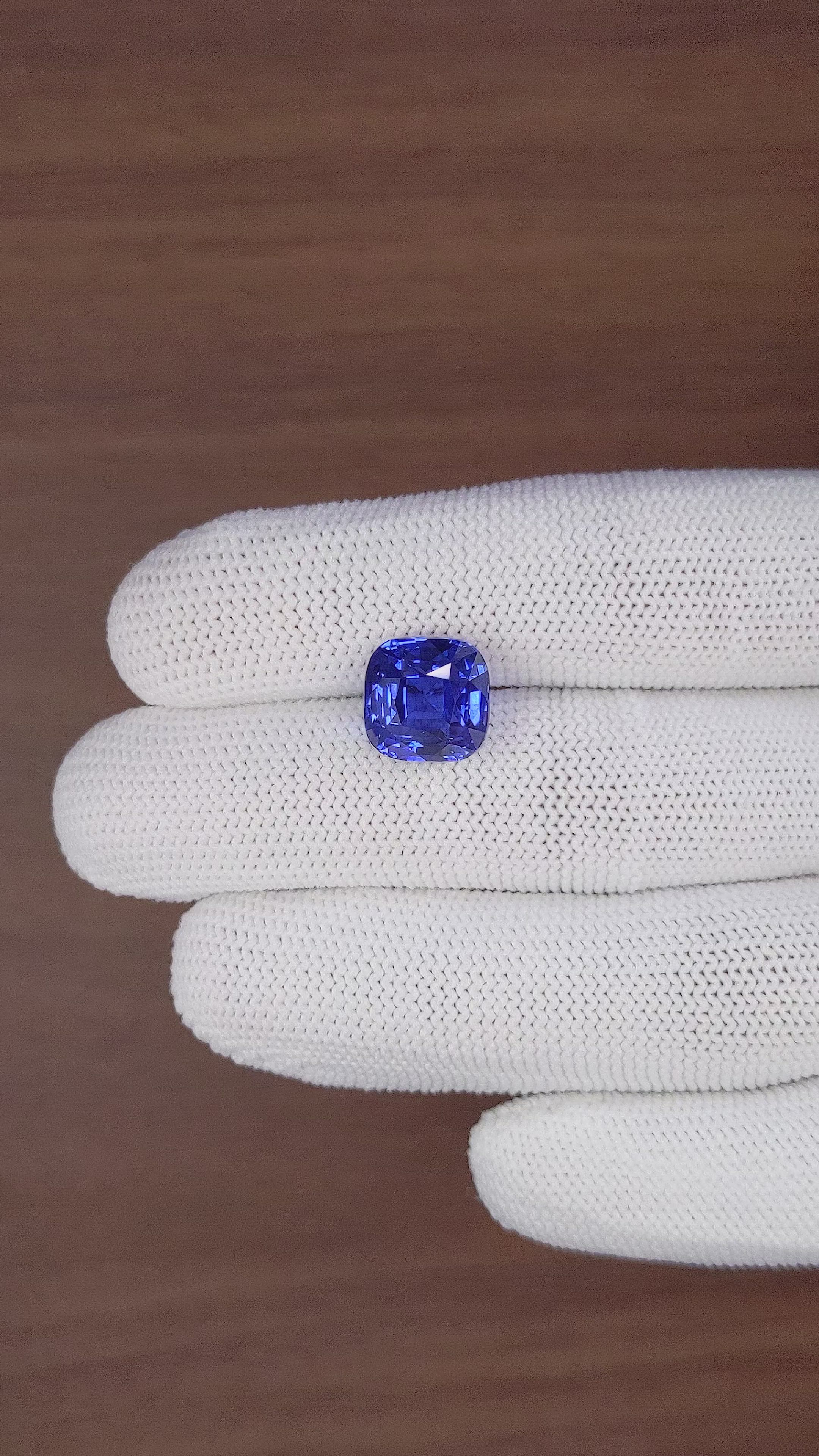 10.10 Ct. Blue Sapphire from Ceylon (Sri Lanka) Size Video