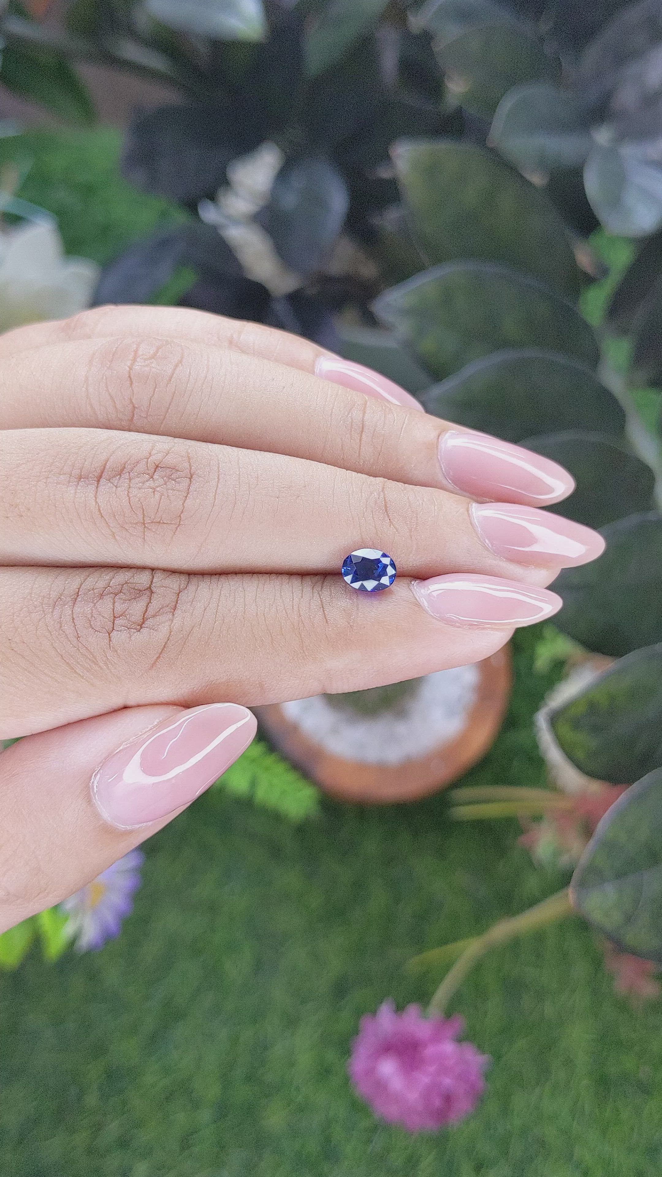 1.03 Ct. Blue Sapphire from Ceylon (Sri Lanka) Size Video