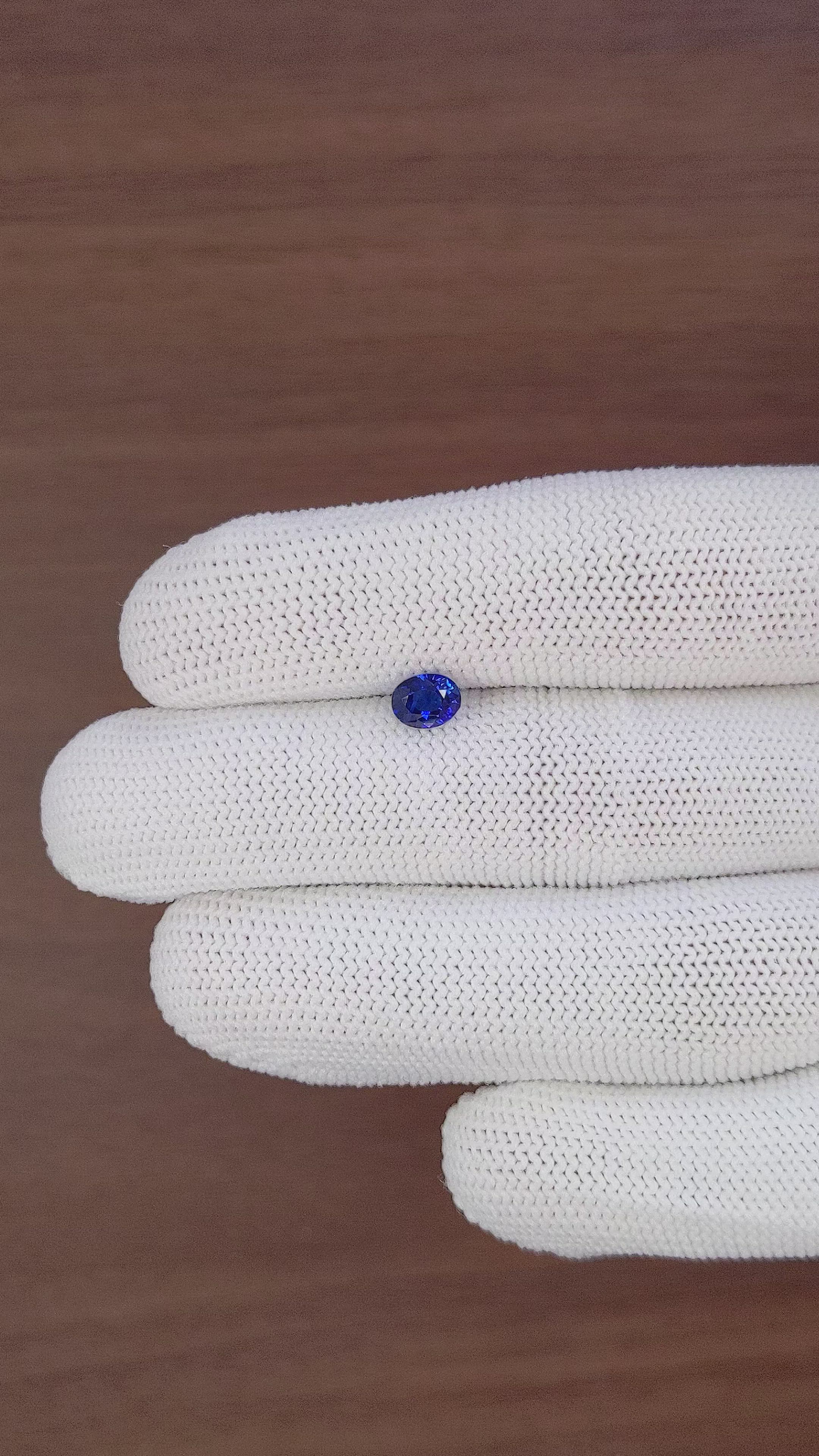 1.03 Ct. Blue Sapphire from Ceylon (Sri Lanka) Size Video