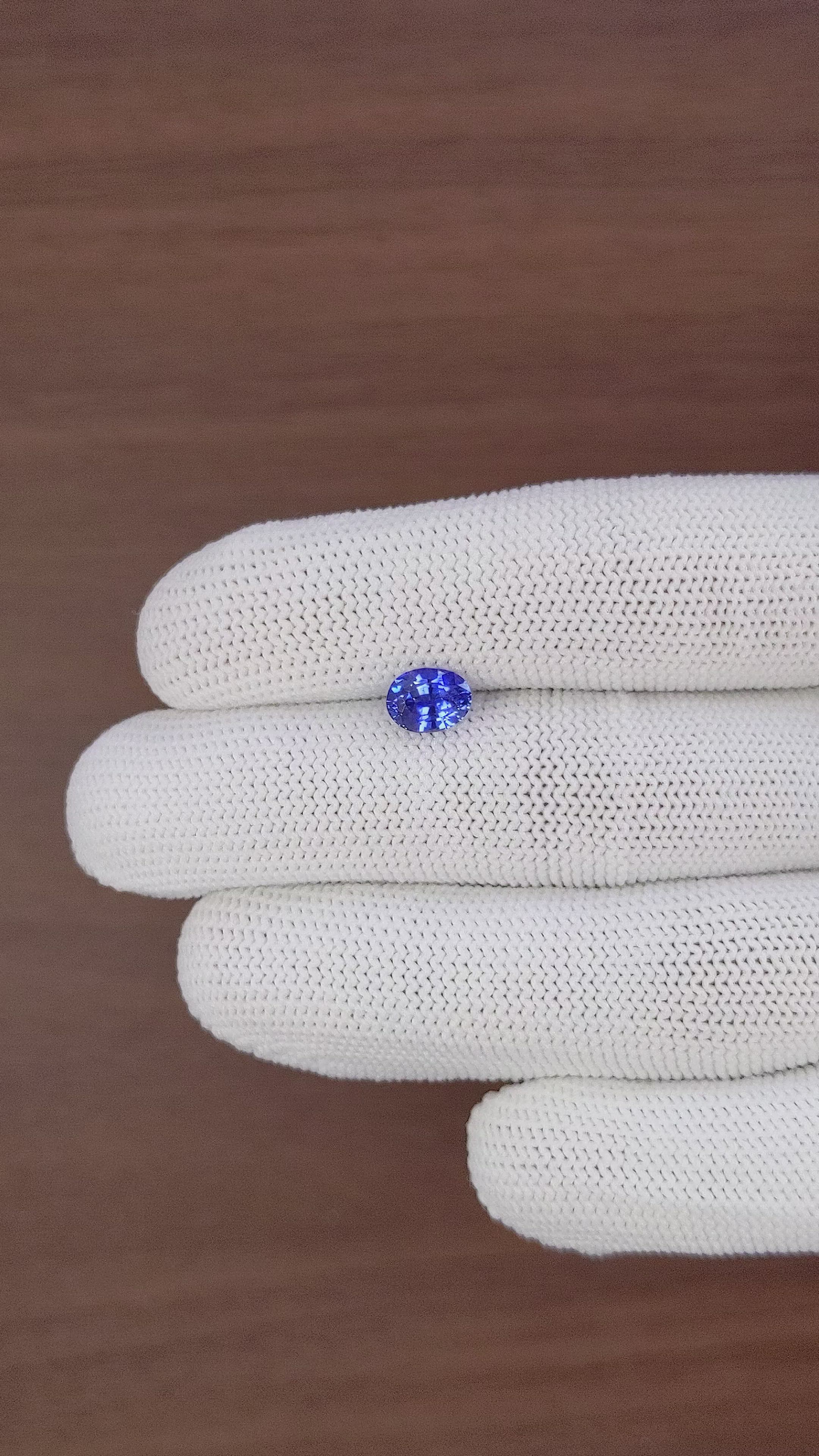 1.71 Ct. Blue Sapphire from Ceylon (Sri Lanka) Size Video
