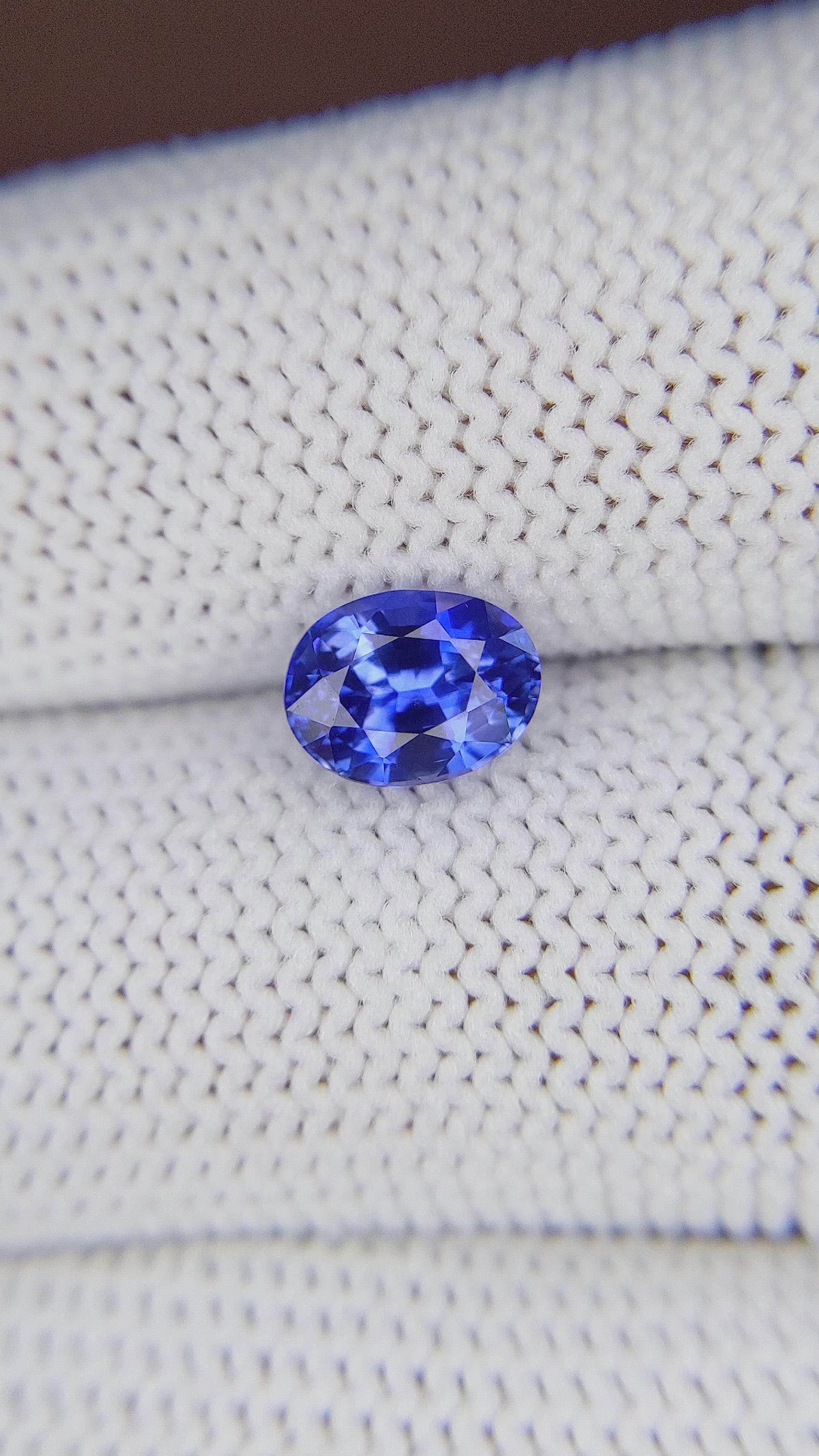 1.71 Ct. Blue Sapphire from Ceylon (Sri Lanka) Size Video