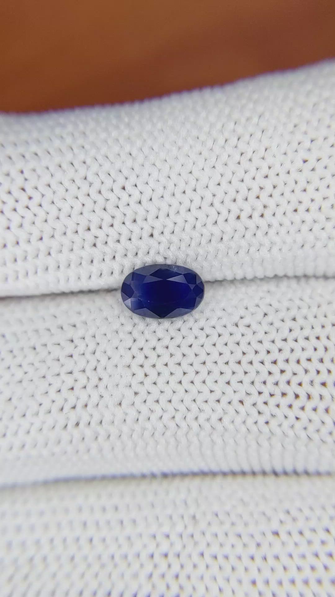 0.81 Ct. Blue Sapphire from Ceylon (Sri Lanka) Size Video