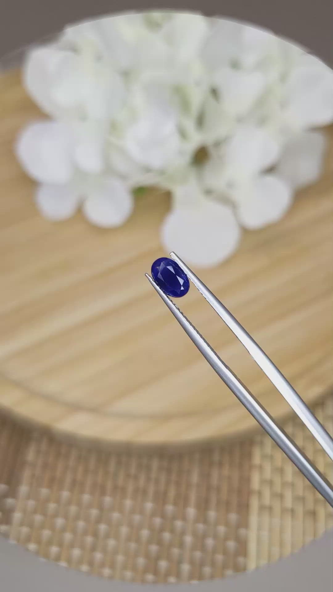 0.81 Ct. Blue Sapphire from Ceylon (Sri Lanka) Size Video