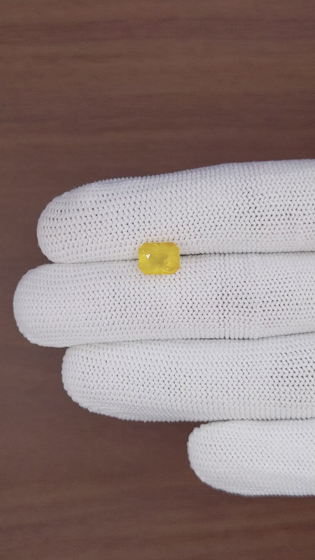 3.01 Ct. Orangish Yellow Sapphire from Ceylon (Sri Lanka) Size Video