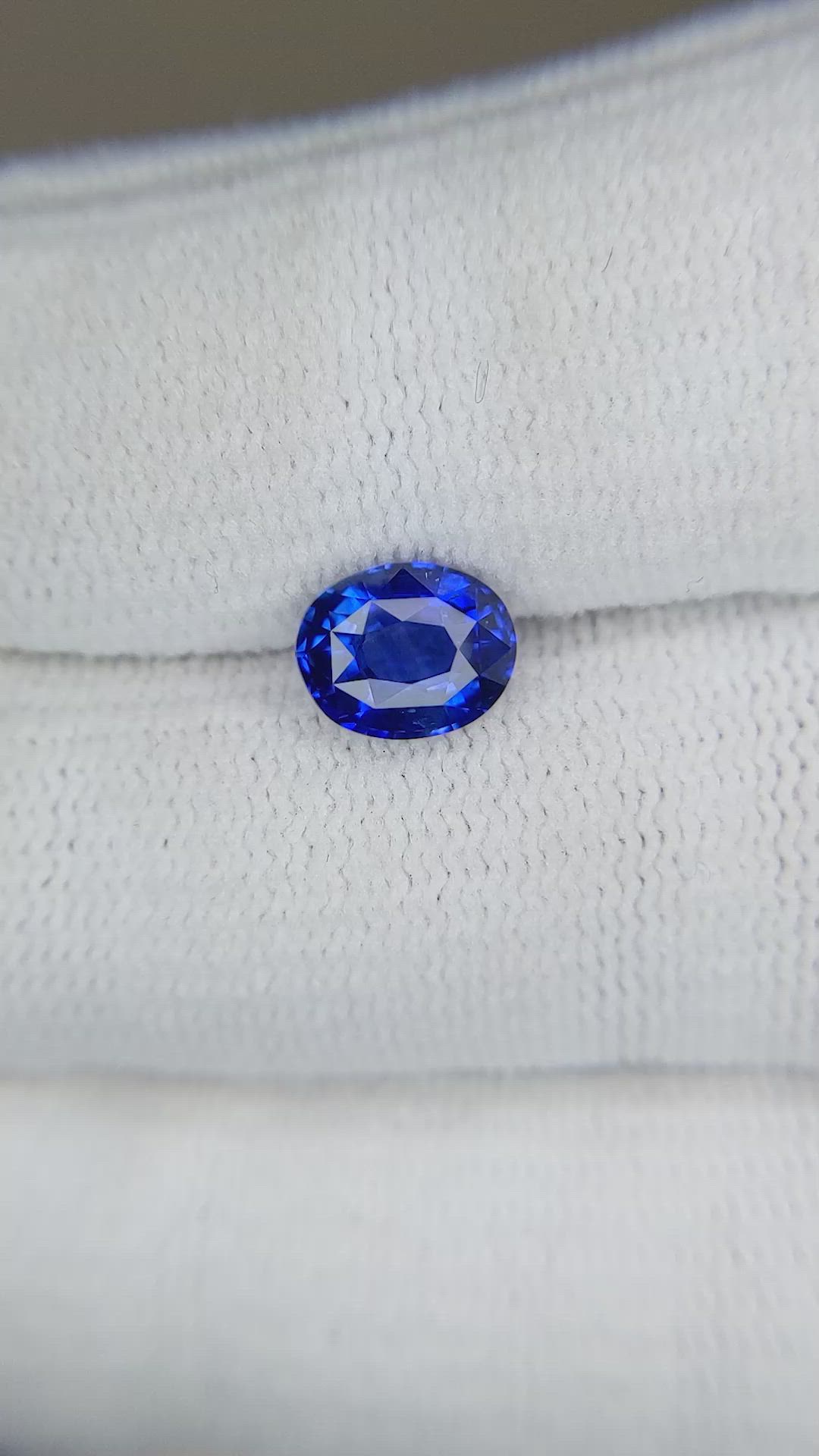 1.58 Ct. Blue Sapphire from Ceylon (Sri Lanka) Size Video