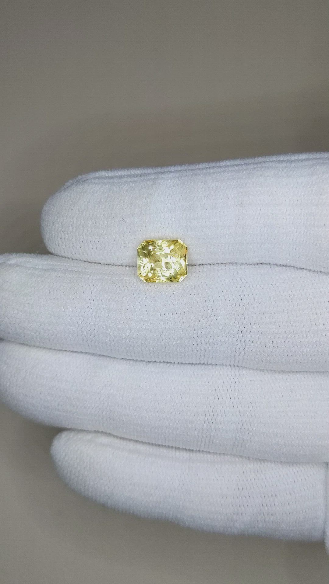 3.55 Ct. Yellow Sapphire from Ceylon (Sri Lanka) Size Video