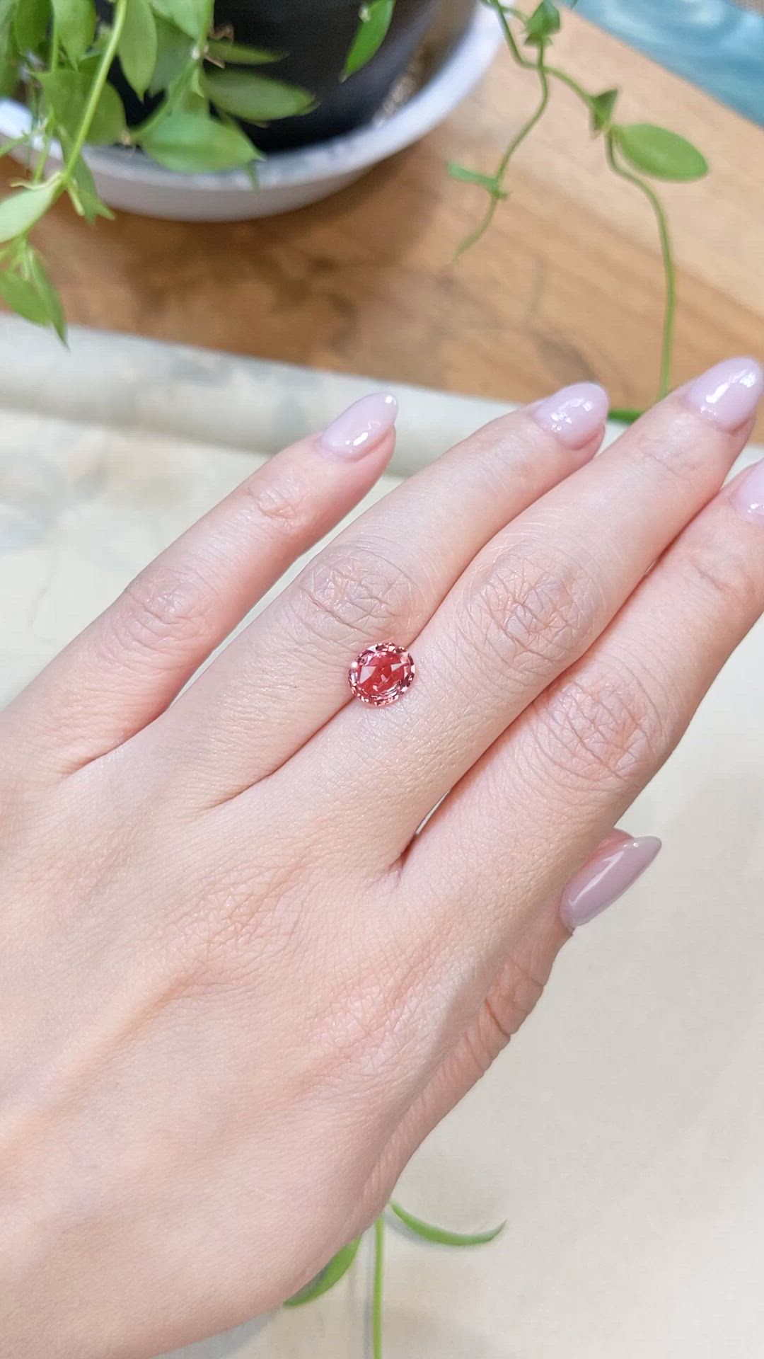 1.60 Ct. Padparadscha Sapphire from Ceylon (Sri Lanka) Size Video