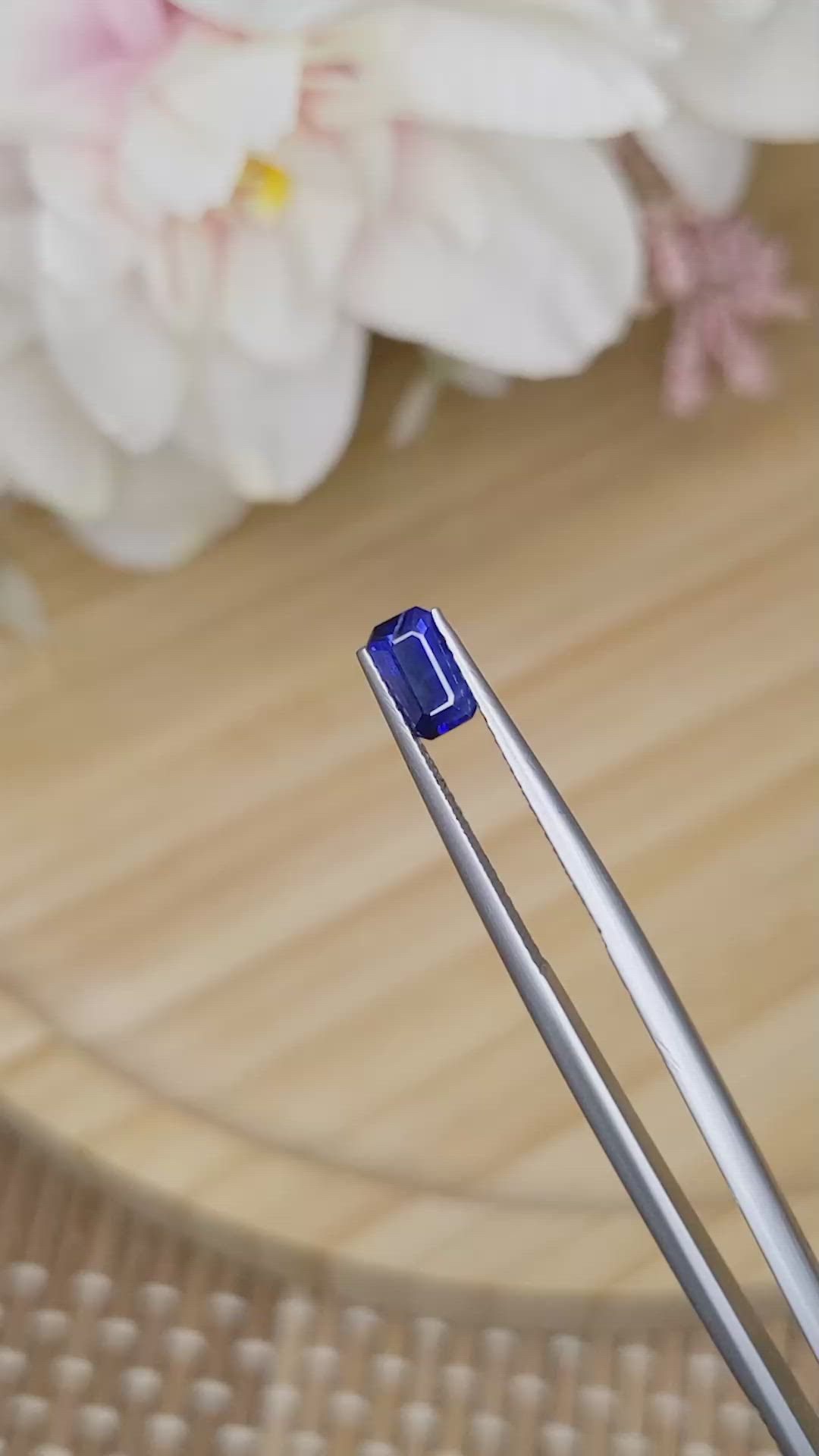 0.71 Ct. Blue Sapphire from Ceylon (Sri Lanka) Size Video