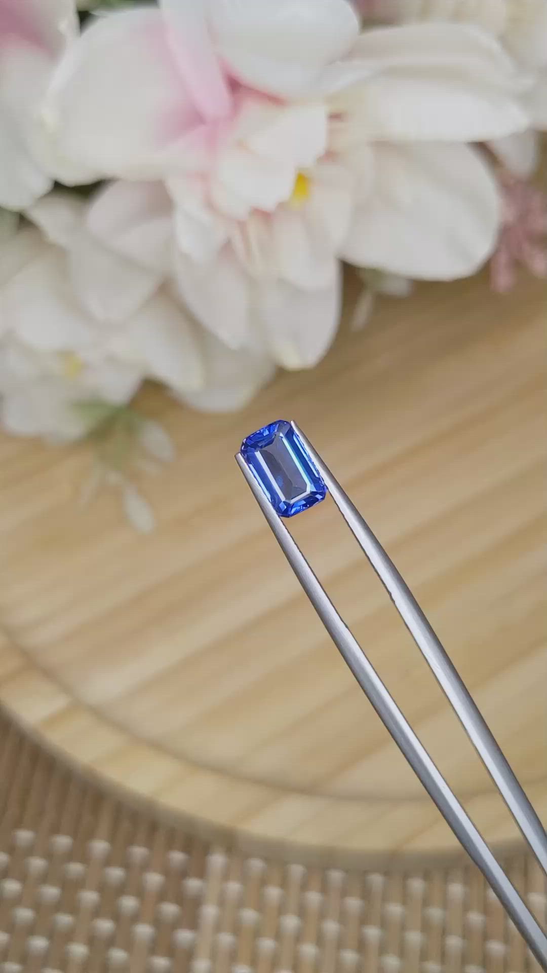 2.00 Ct. Blue Sapphire from Ceylon (Sri Lanka) Size Video