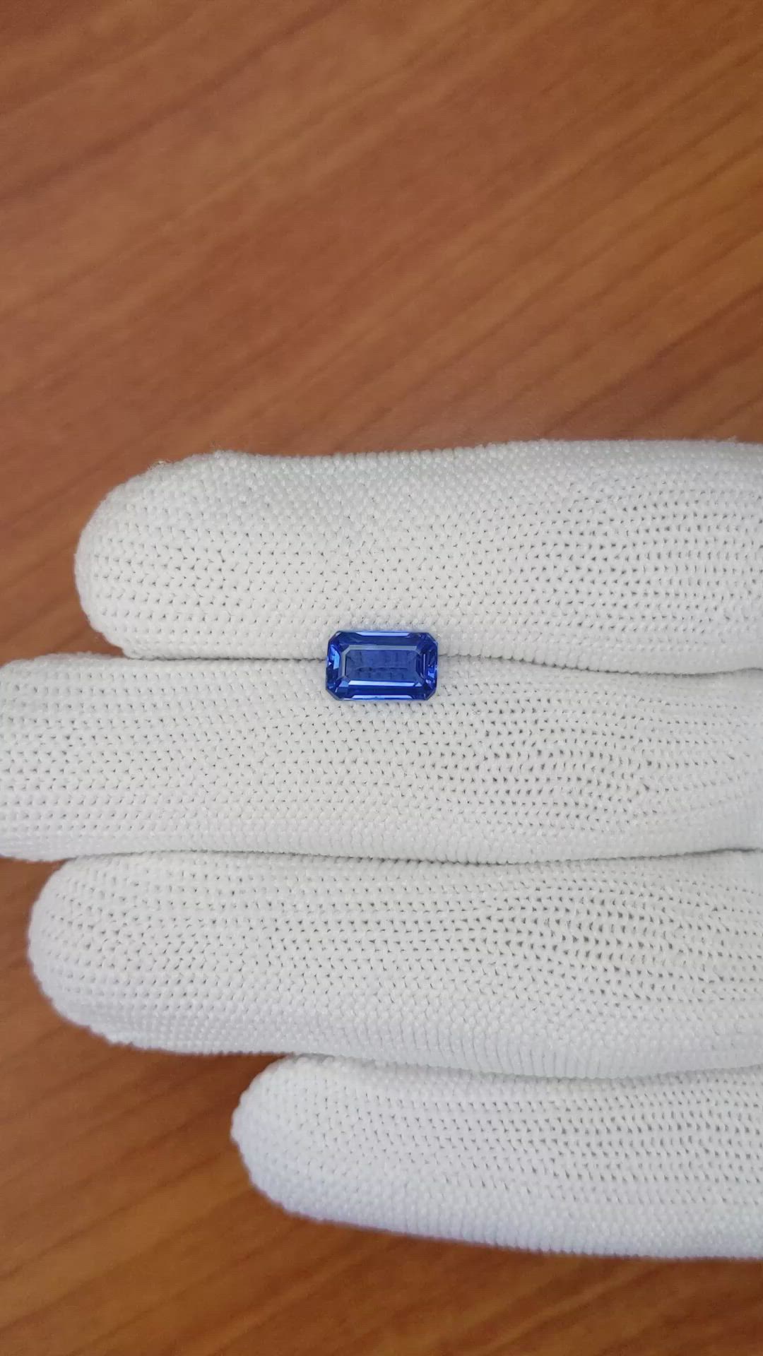2.00 Ct. Blue Sapphire from Ceylon (Sri Lanka) Size Video