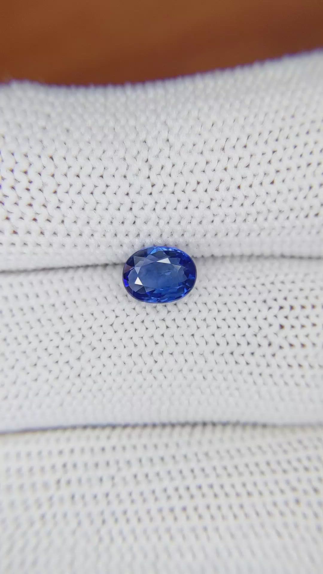 1.02 Ct. Blue Sapphire from Ceylon (Sri Lanka) Size Video