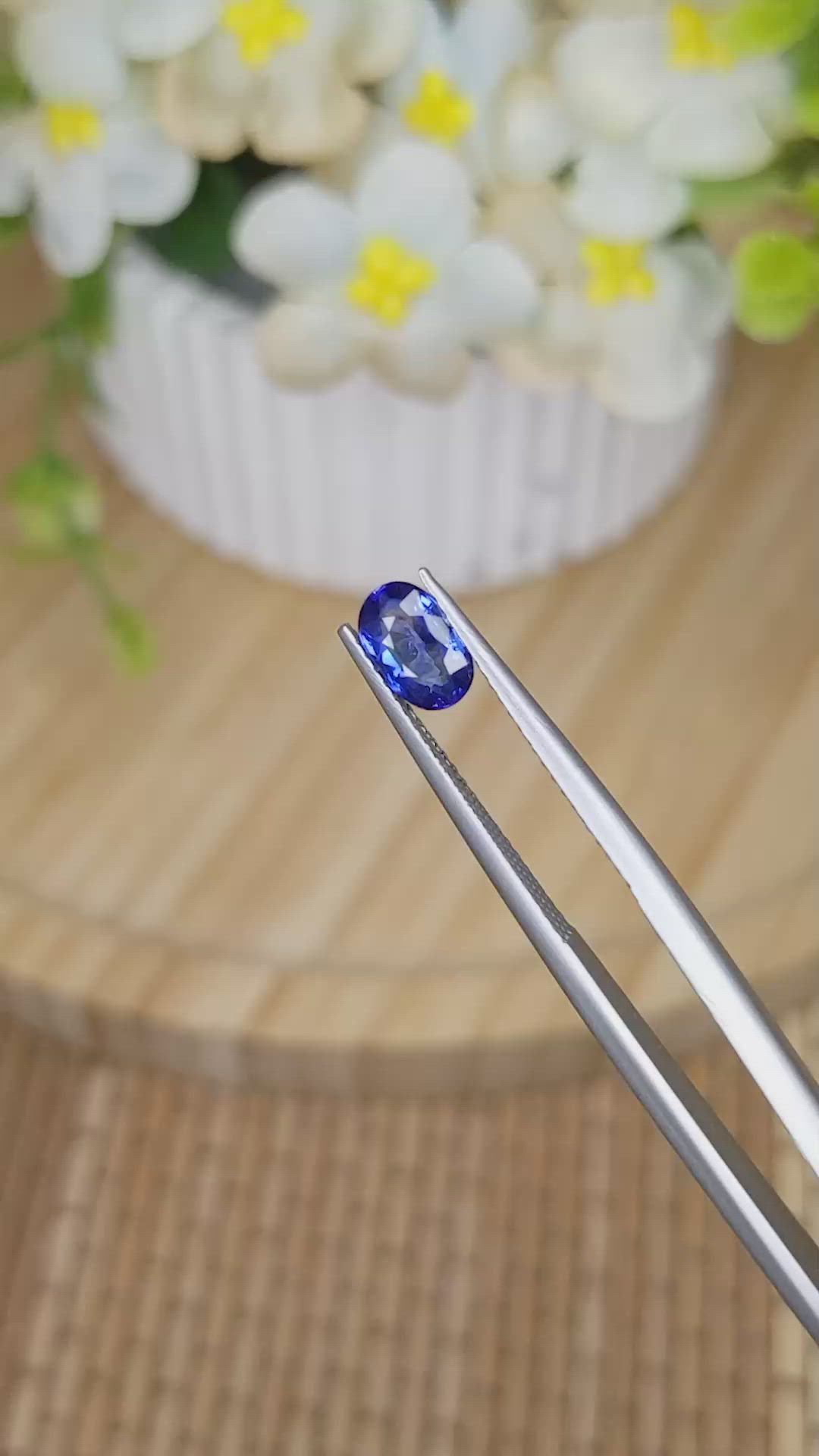 1.03 Ct. Blue Sapphire from Ceylon (Sri Lanka) Size Video