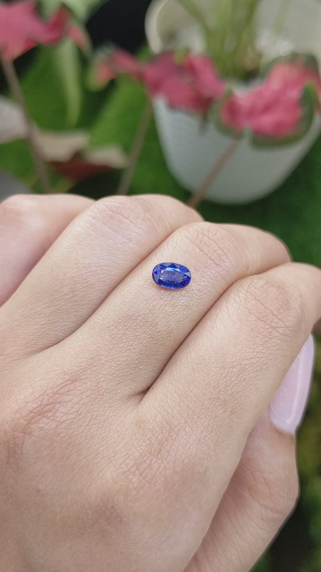 1.03 Ct. Blue Sapphire from Ceylon (Sri Lanka) Size Video