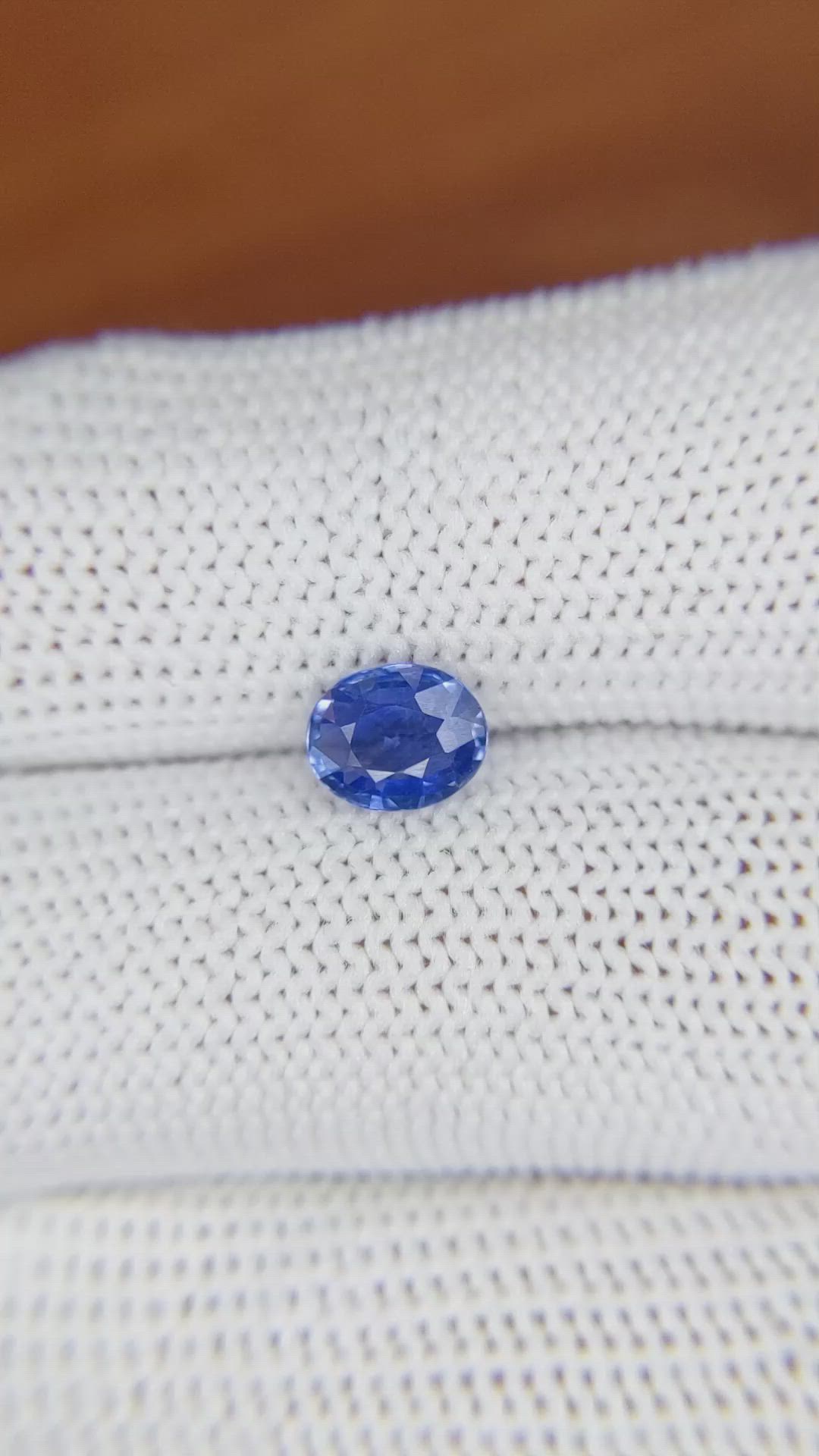 1.01 Ct. Blue Sapphire from Ceylon (Sri Lanka) Size Video