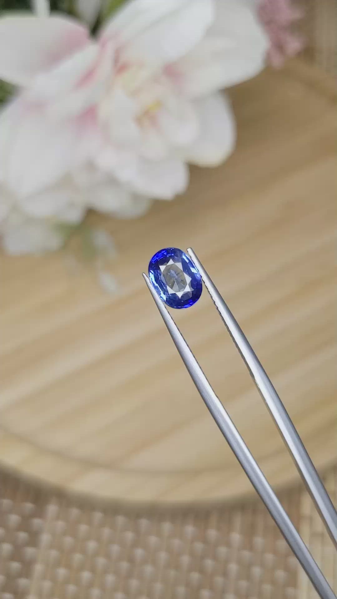 2.15 Ct. Blue Sapphire from Ceylon (Sri Lanka) Size Video