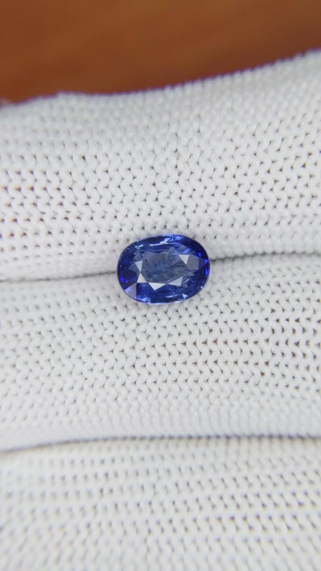 2.15 Ct. Blue Sapphire from Ceylon (Sri Lanka) Size Video