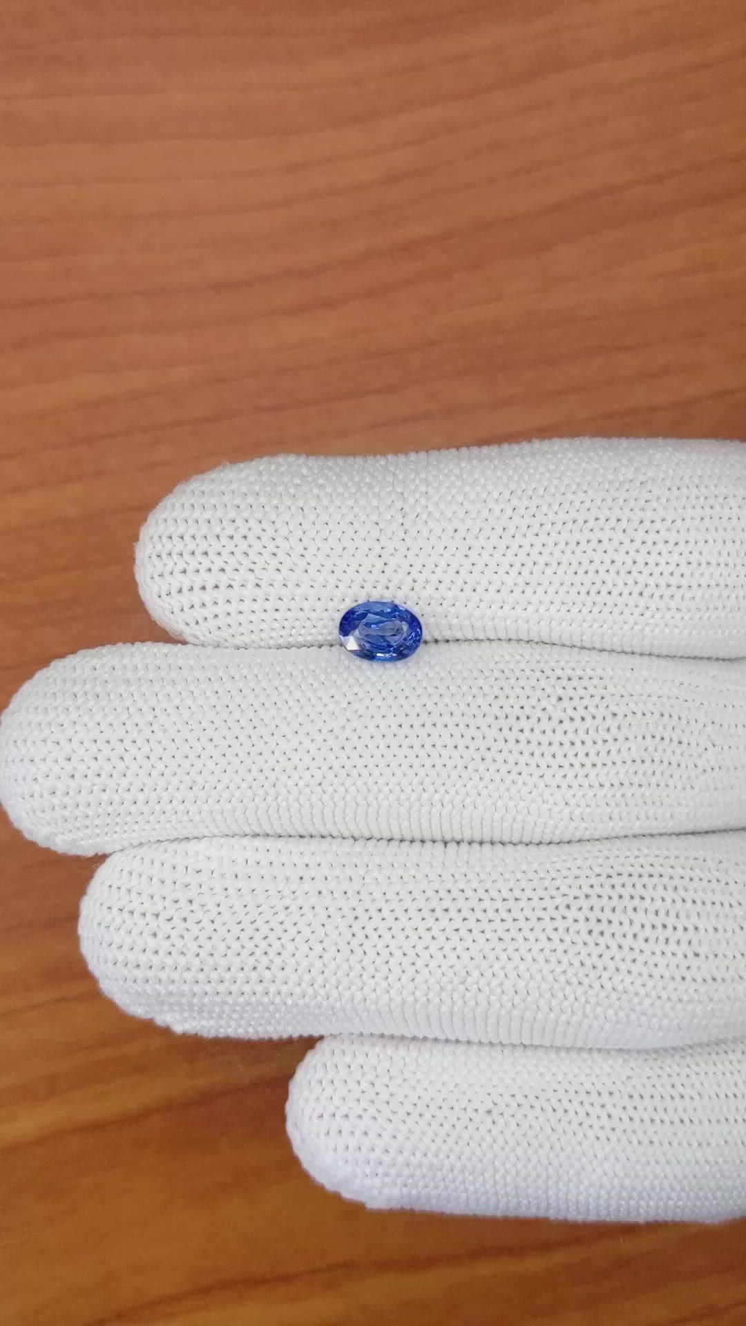 1.01 Ct. Blue Sapphire from Ceylon (Sri Lanka) Size Video