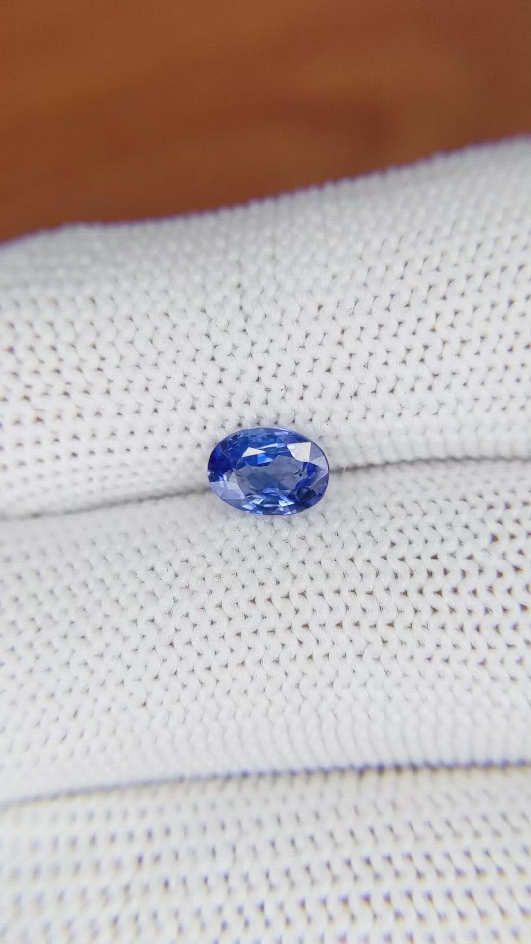 1.01 Ct. Blue Sapphire from Ceylon (Sri Lanka) Size Video