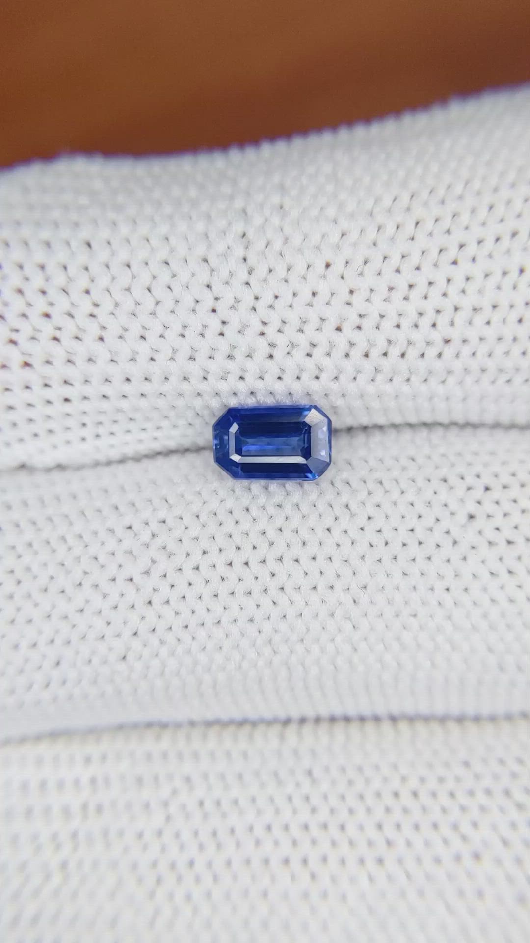 0.90 Ct. Blue Sapphire from Ceylon (Sri Lanka) Size Video