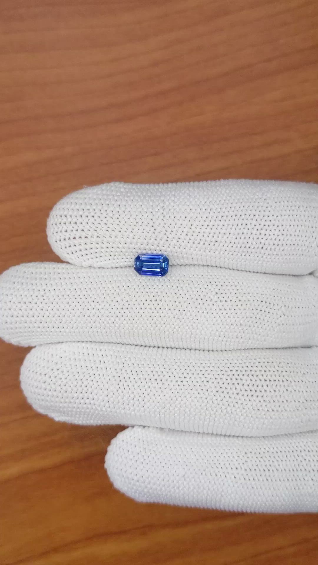 0.90 Ct. Blue Sapphire from Ceylon (Sri Lanka) Size Video