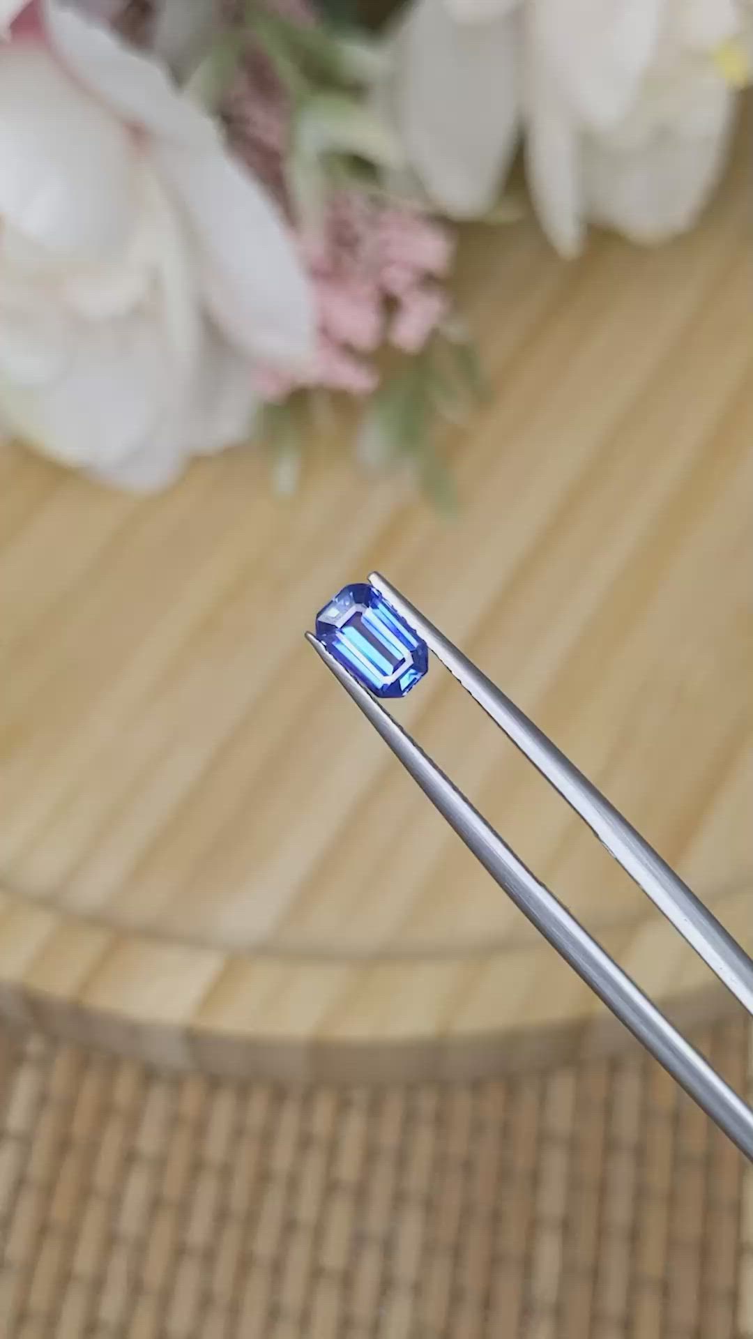 0.90 Ct. Blue Sapphire from Ceylon (Sri Lanka) Size Video