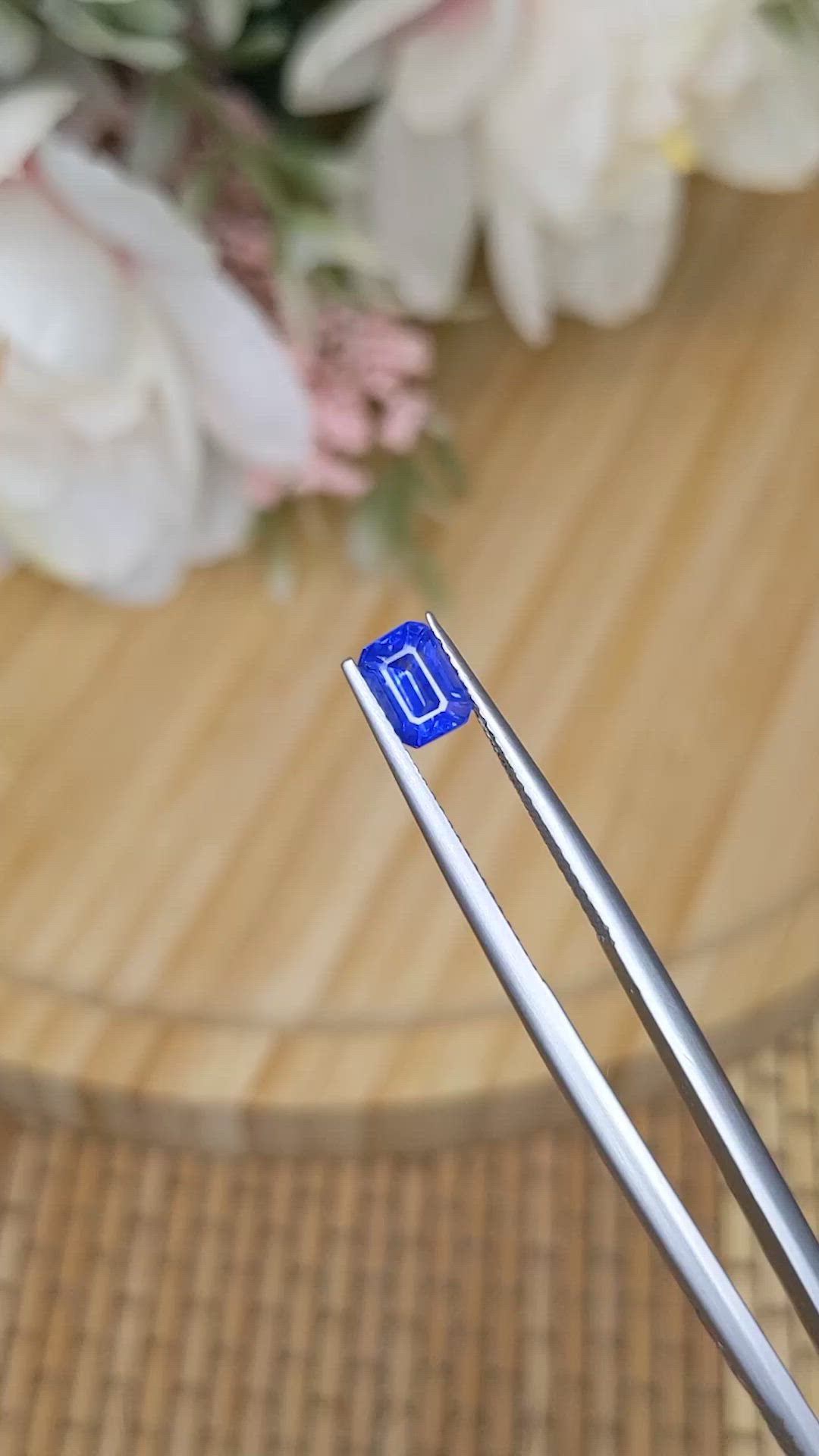 1.05 Ct. Blue Sapphire from Ceylon (Sri Lanka) Size Video