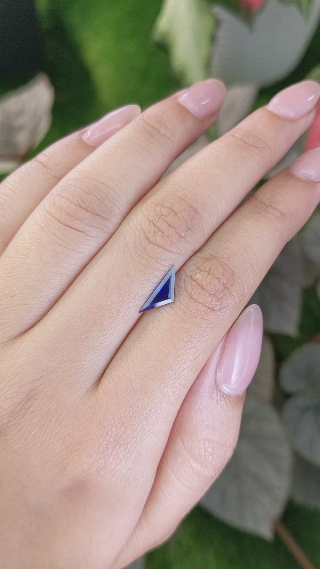 0.75 Ct. Blue Sapphire from Ceylon (Sri Lanka) Size Video