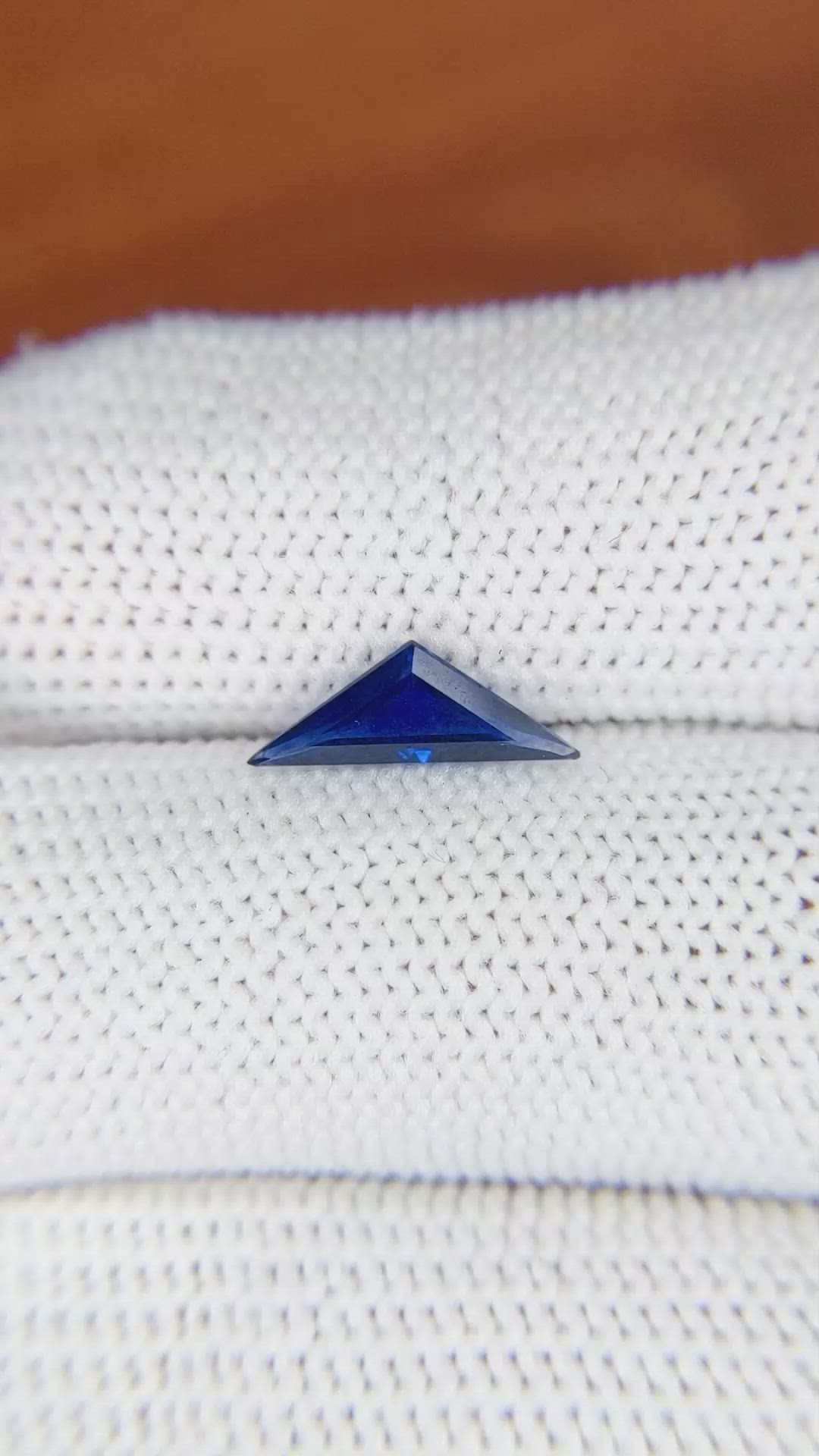 0.75 Ct. Blue Sapphire from Ceylon (Sri Lanka) Size Video