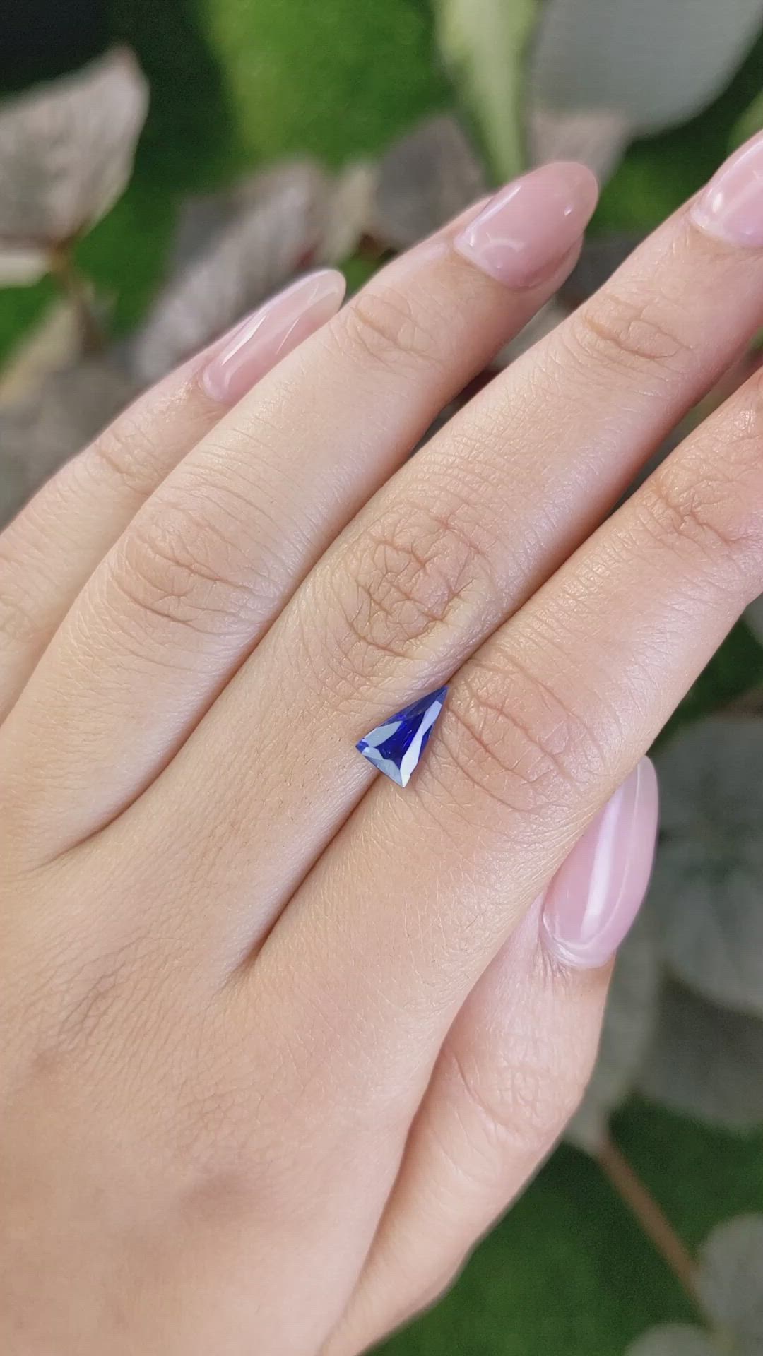 1.04 Ct. Blue Sapphire from Ceylon (Sri Lanka) Size Video