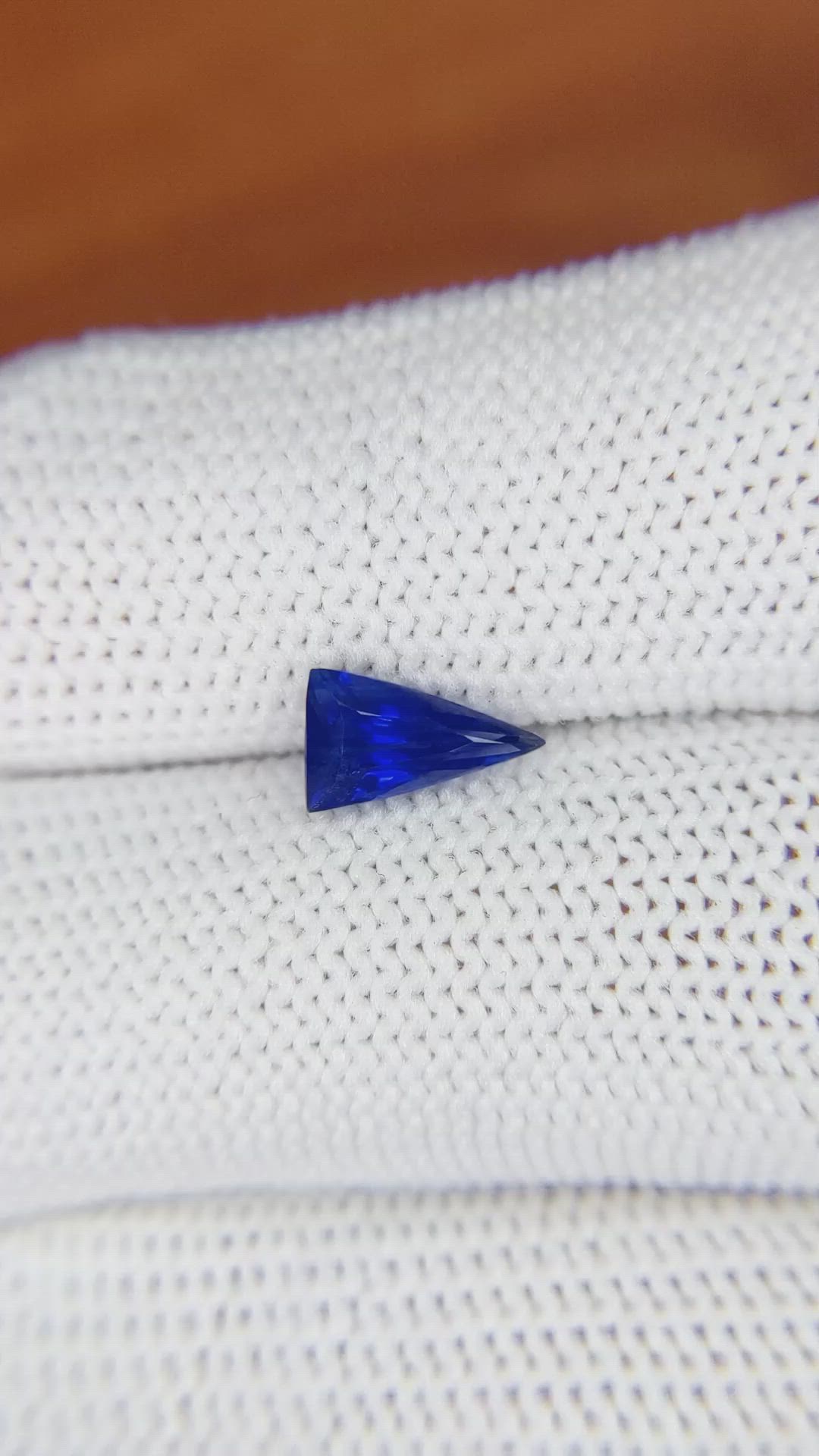 1.04 Ct. Blue Sapphire from Ceylon (Sri Lanka) Size Video