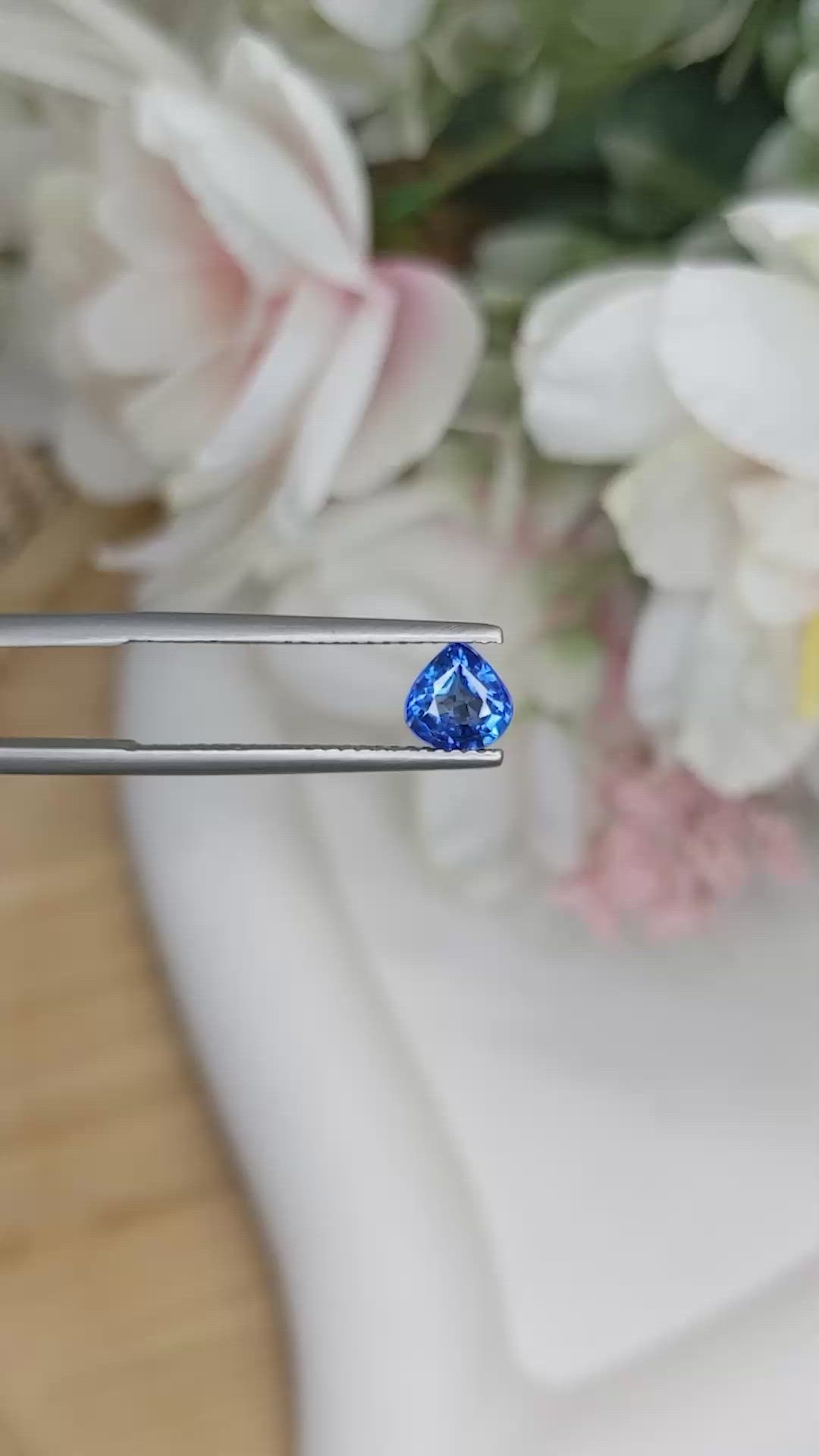 0.90 Ct. Blue Sapphire from Ceylon (Sri Lanka) Size Video
