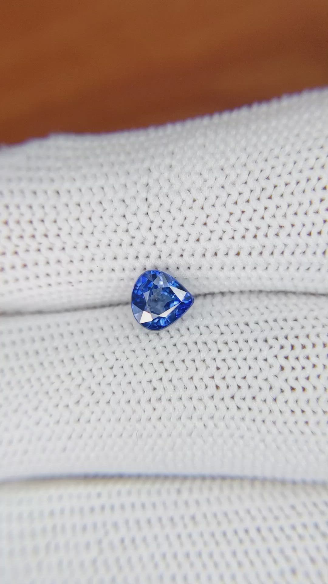 0.90 Ct. Blue Sapphire from Ceylon (Sri Lanka) Size Video