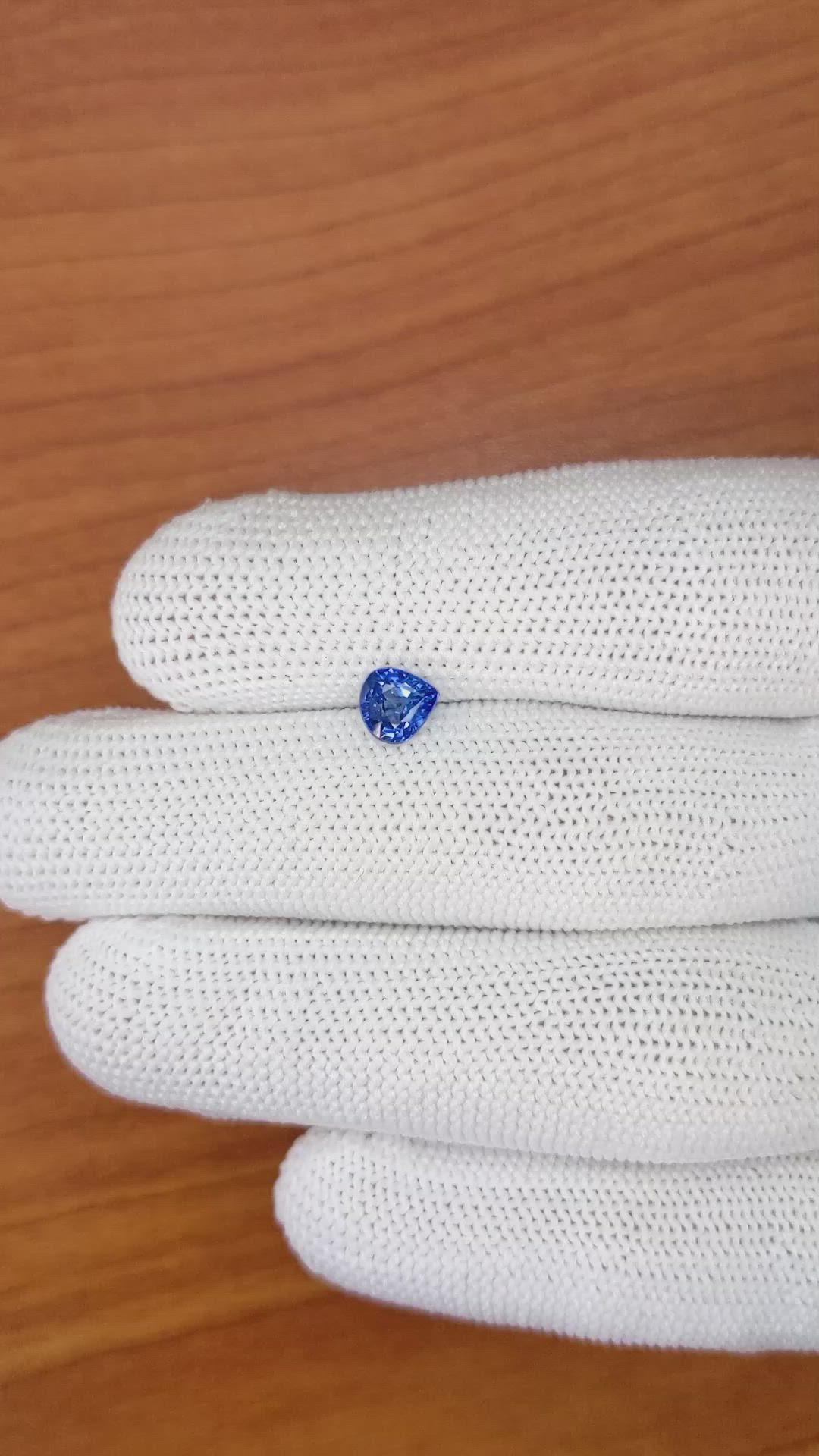 0.90 Ct. Blue Sapphire from Ceylon (Sri Lanka) Size Video