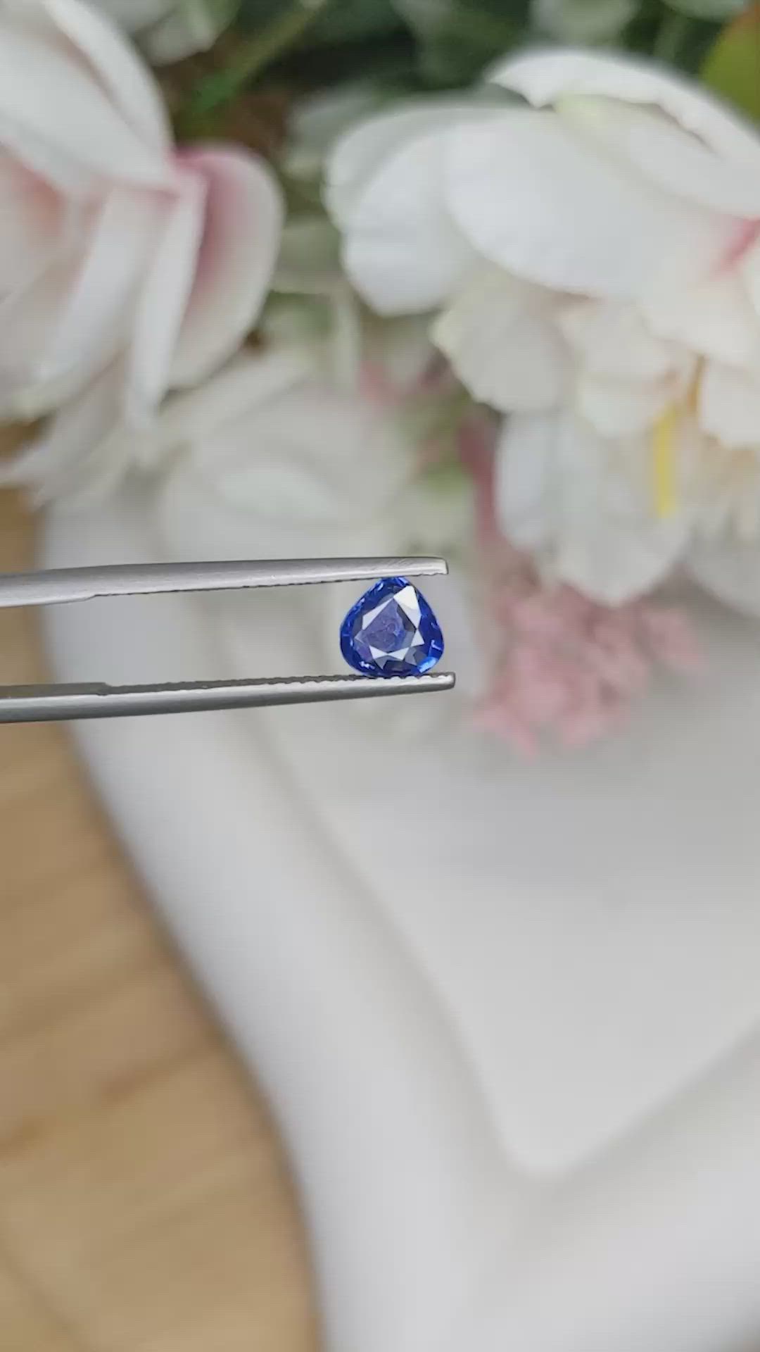 0.70 Ct. Blue Sapphire from Ceylon (Sri Lanka) Size Video