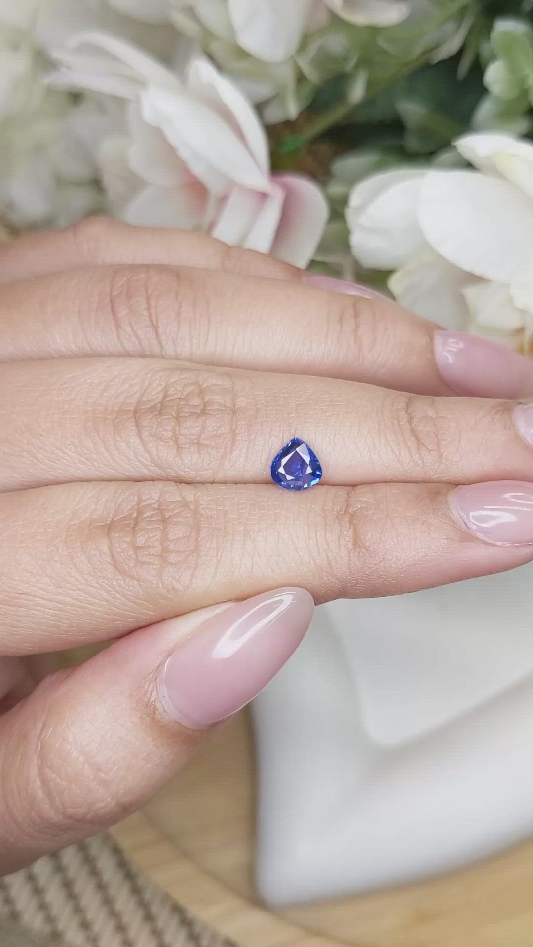 0.70 Ct. Blue Sapphire from Ceylon (Sri Lanka) Size Video