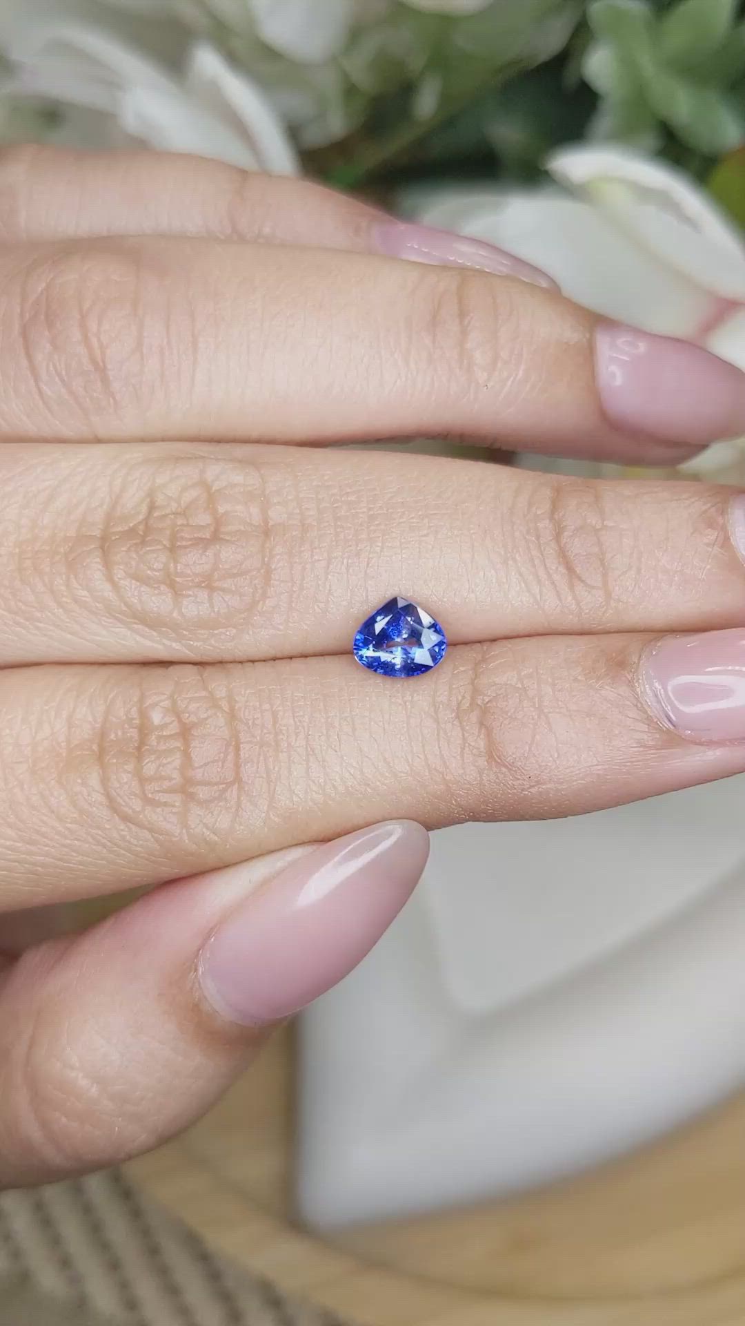 1.01 Ct. Blue Sapphire from Ceylon (Sri Lanka) Size Video