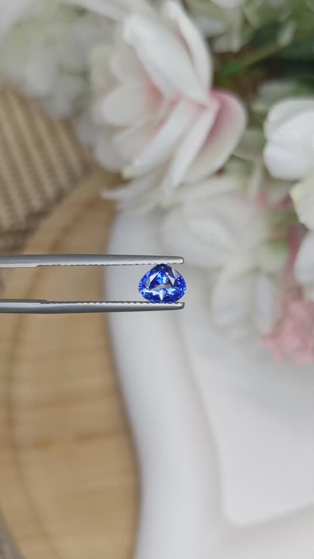 1.01 Ct. Blue Sapphire from Ceylon (Sri Lanka) Size Video