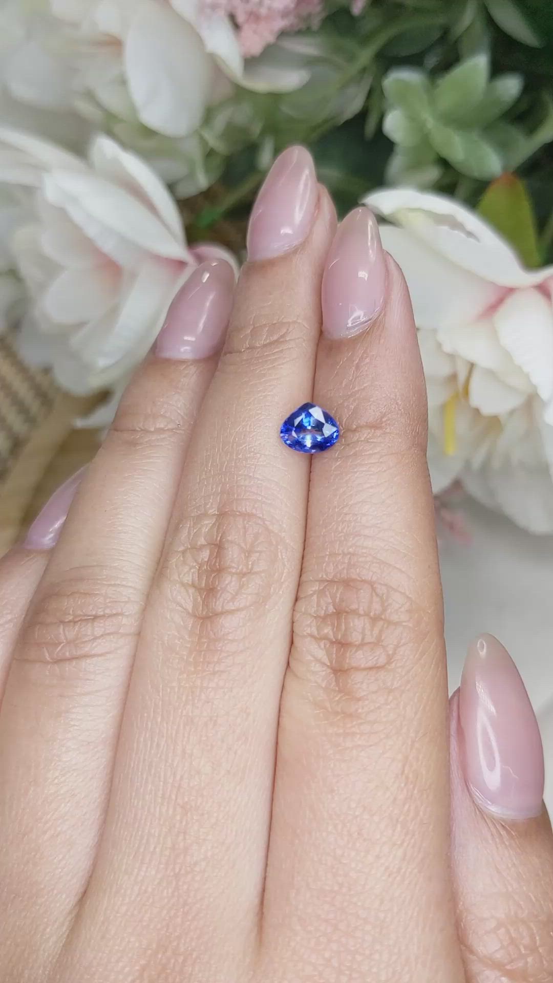 1.01 Ct. Blue Sapphire from Ceylon (Sri Lanka) Size Video