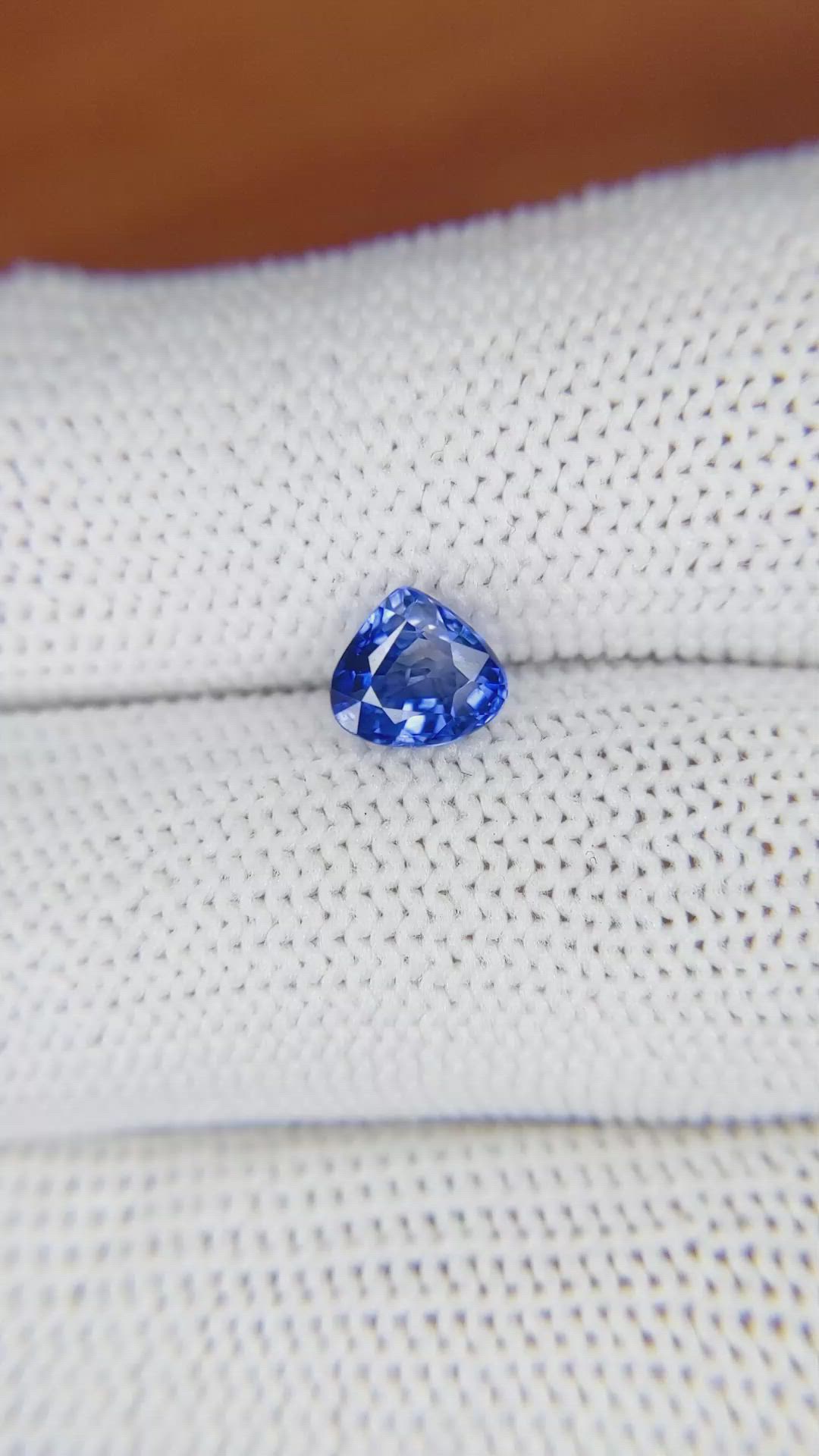 1.18 Ct. Blue Sapphire from Ceylon (Sri Lanka) Size Video