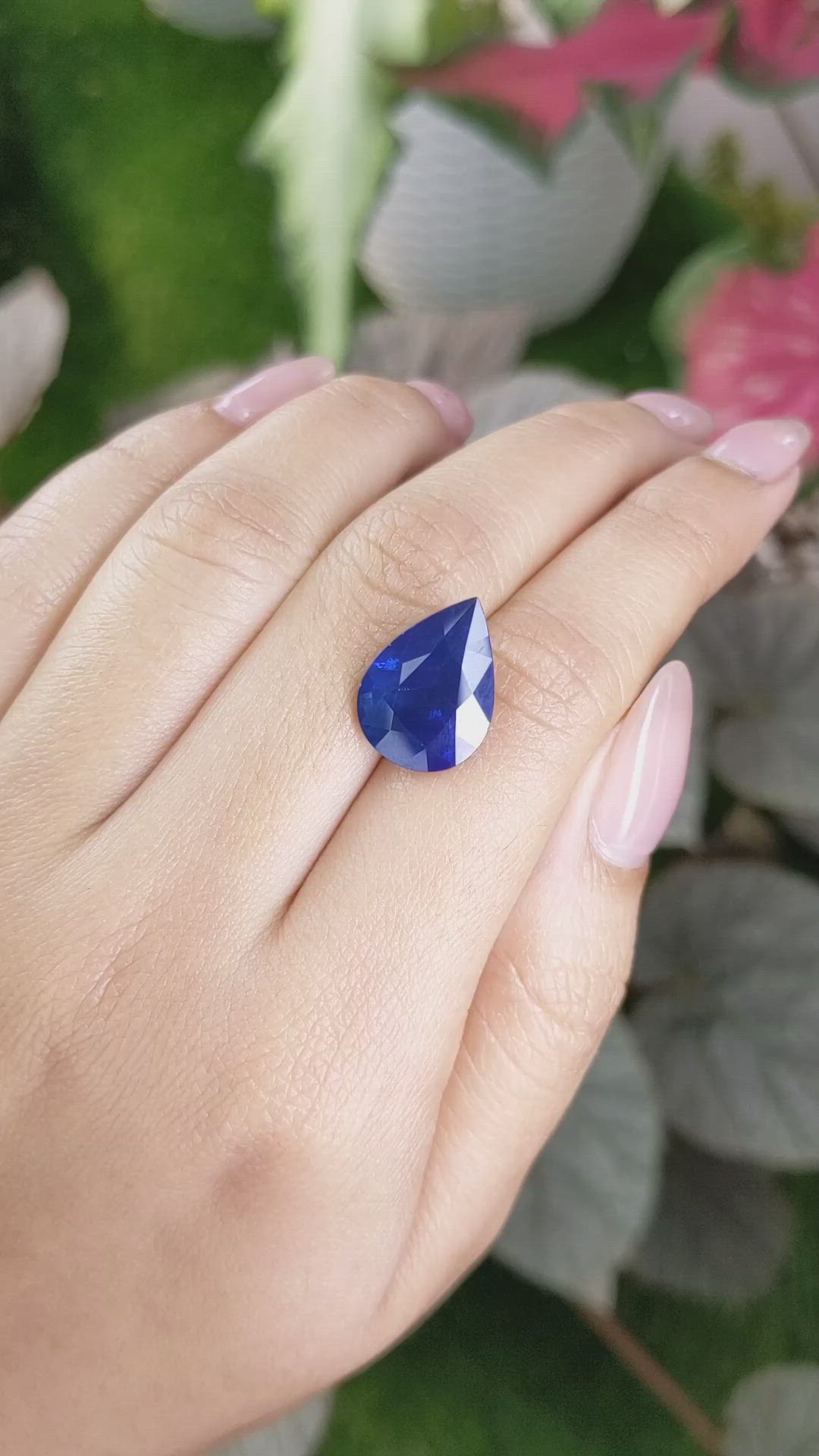 9.87 Ct. Blue Sapphire from Ceylon (Sri Lanka) Size Video