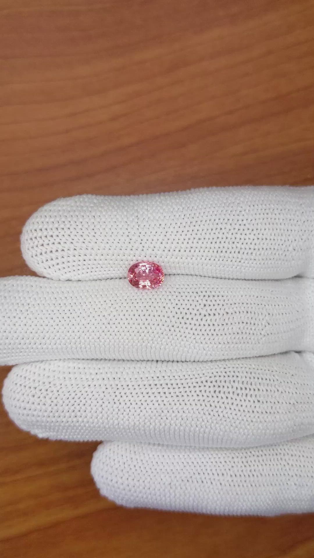1.26 Ct. Padparadscha Sapphire from Ceylon (Sri Lanka) Size Video