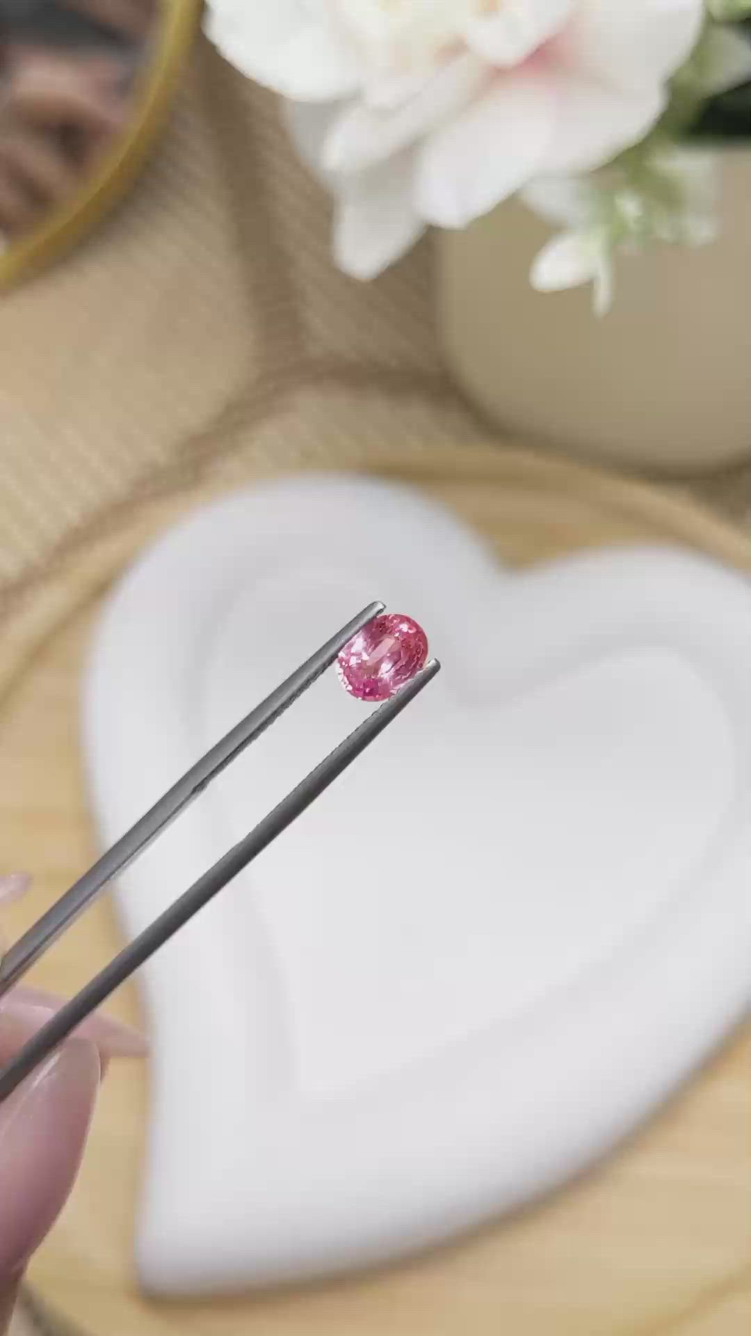 1.26 Ct. Padparadscha Sapphire from Ceylon (Sri Lanka) Size Video